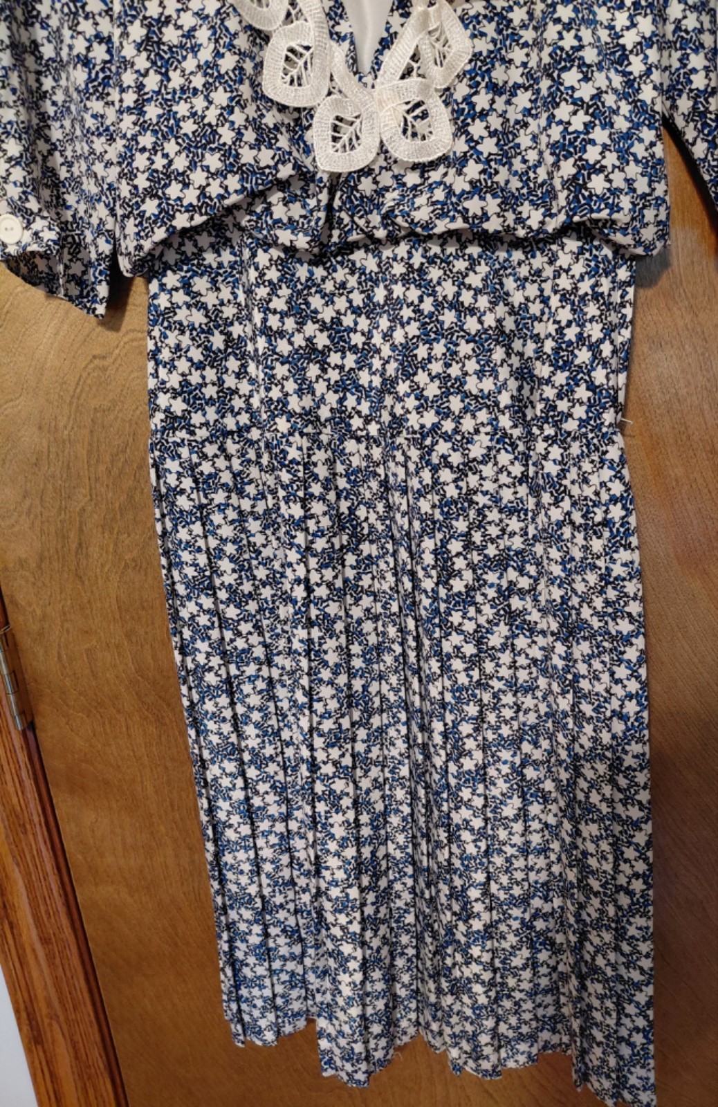 Vintage Positive Influence, Blue/White star pattern dress size 6