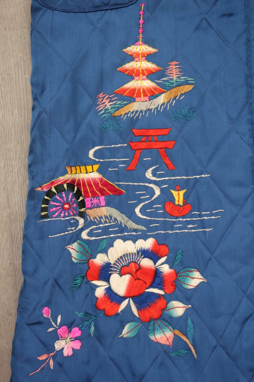 VTG Womens 50s 60s Blue Embroidered Rayon Korean / Japanese Robe S/M 1950s 1960s