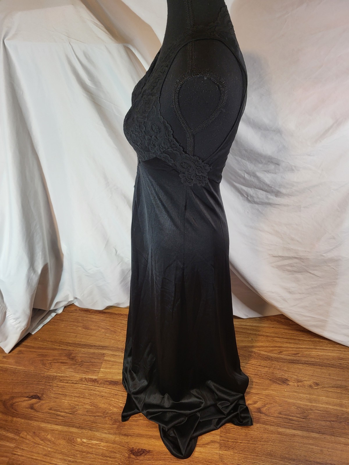 Vintage Glydons Sexy Black Lace Nightgown Plunge V Neck 1970’s Size M