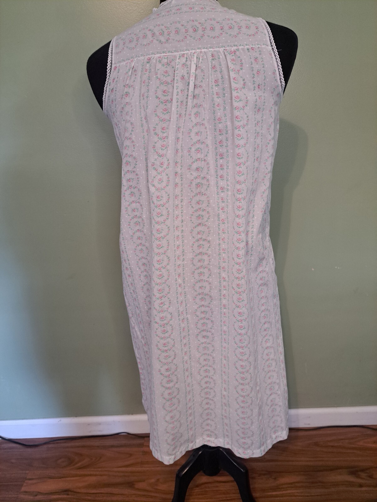 Damea Pink & White Thin House Coat & Night Gown Flowers Full Snap Small SEE PICT