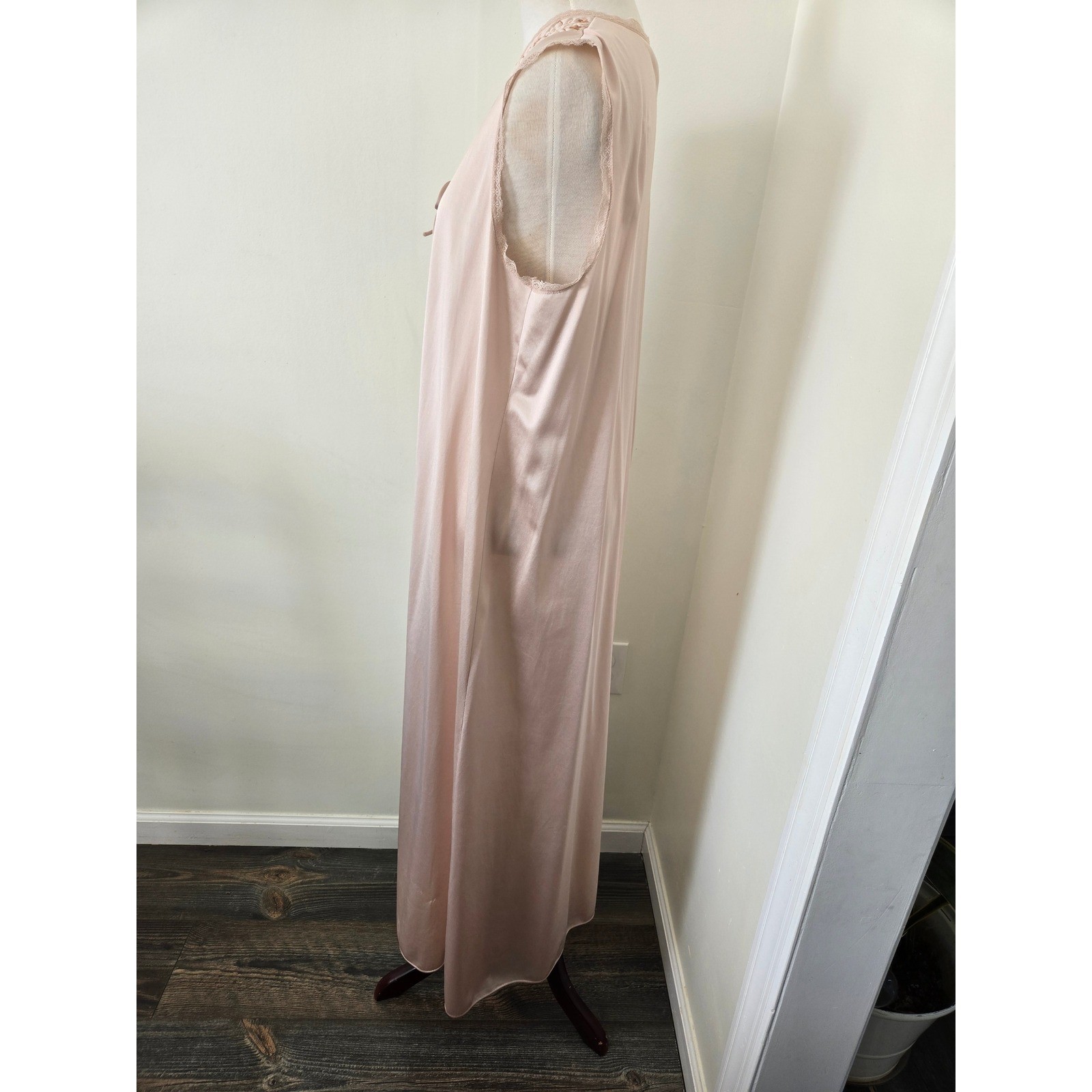 Vintage MG Champagne Antron Nylon Lace Floral Embroidered Maxi Nightgown Size M
