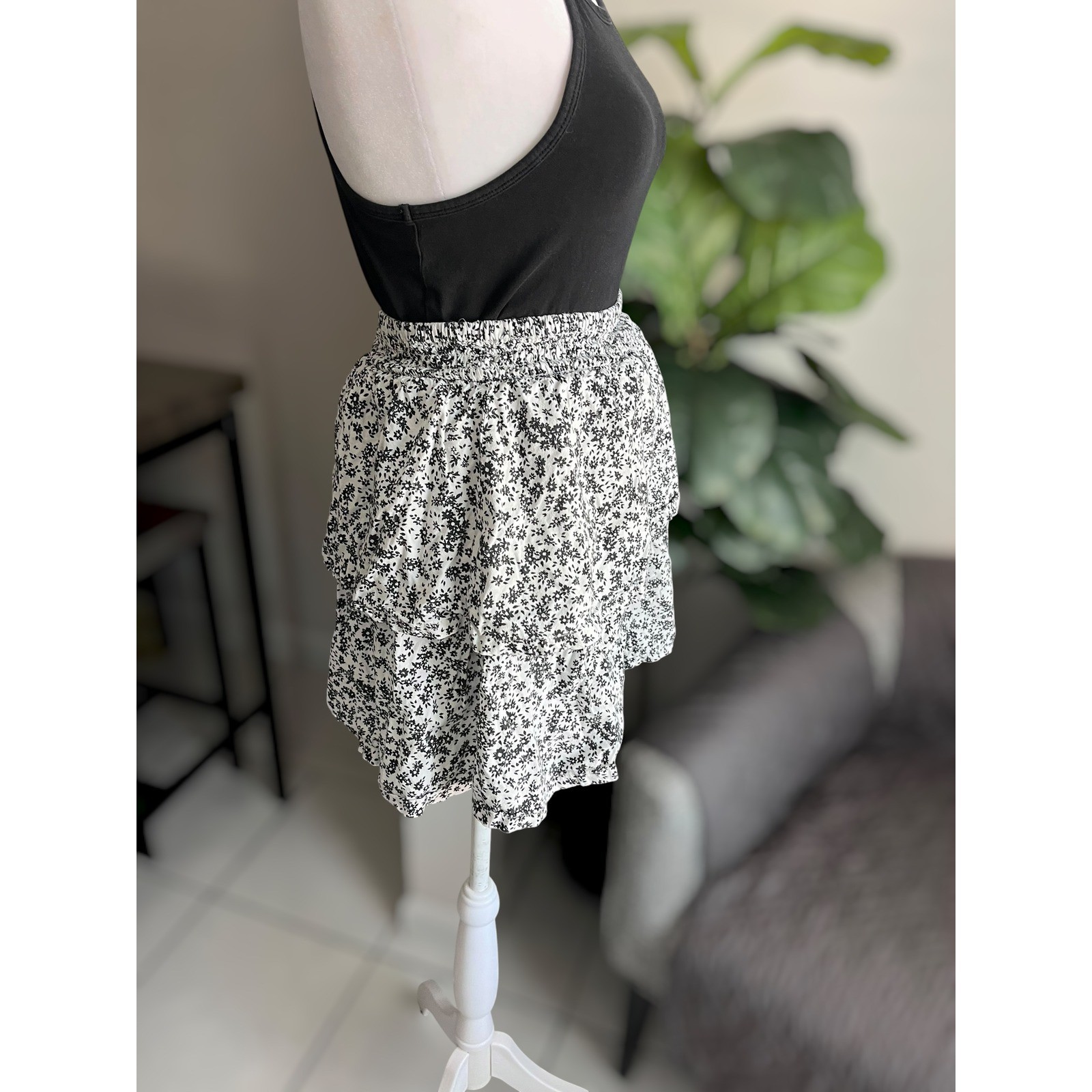Old Navy Floral Tiered Ruffle Skirt Size L 10-12