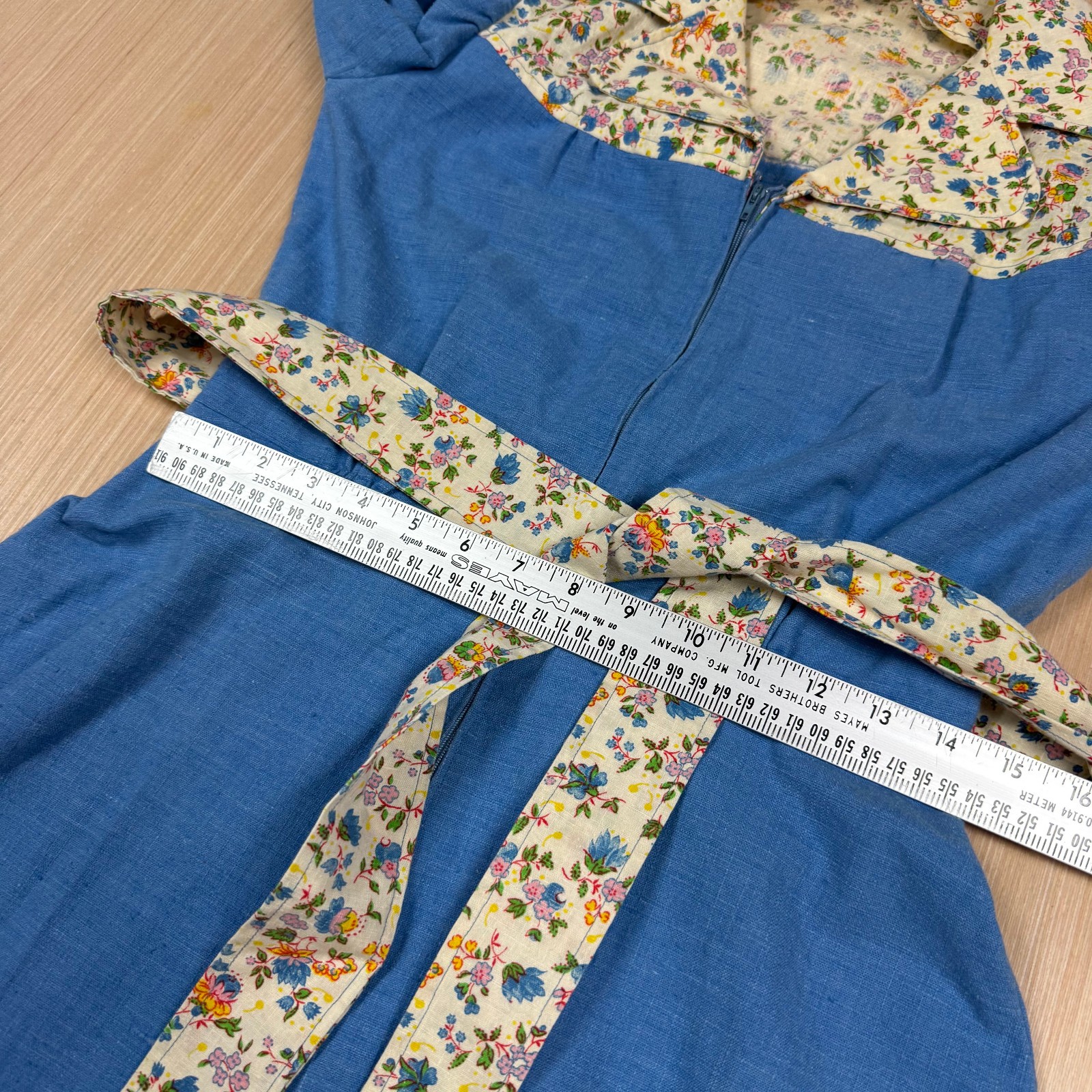 Vintage 70s Farm Dress Chambray Floral Cottage Core Boho 60s Prairie Medium 8-10
