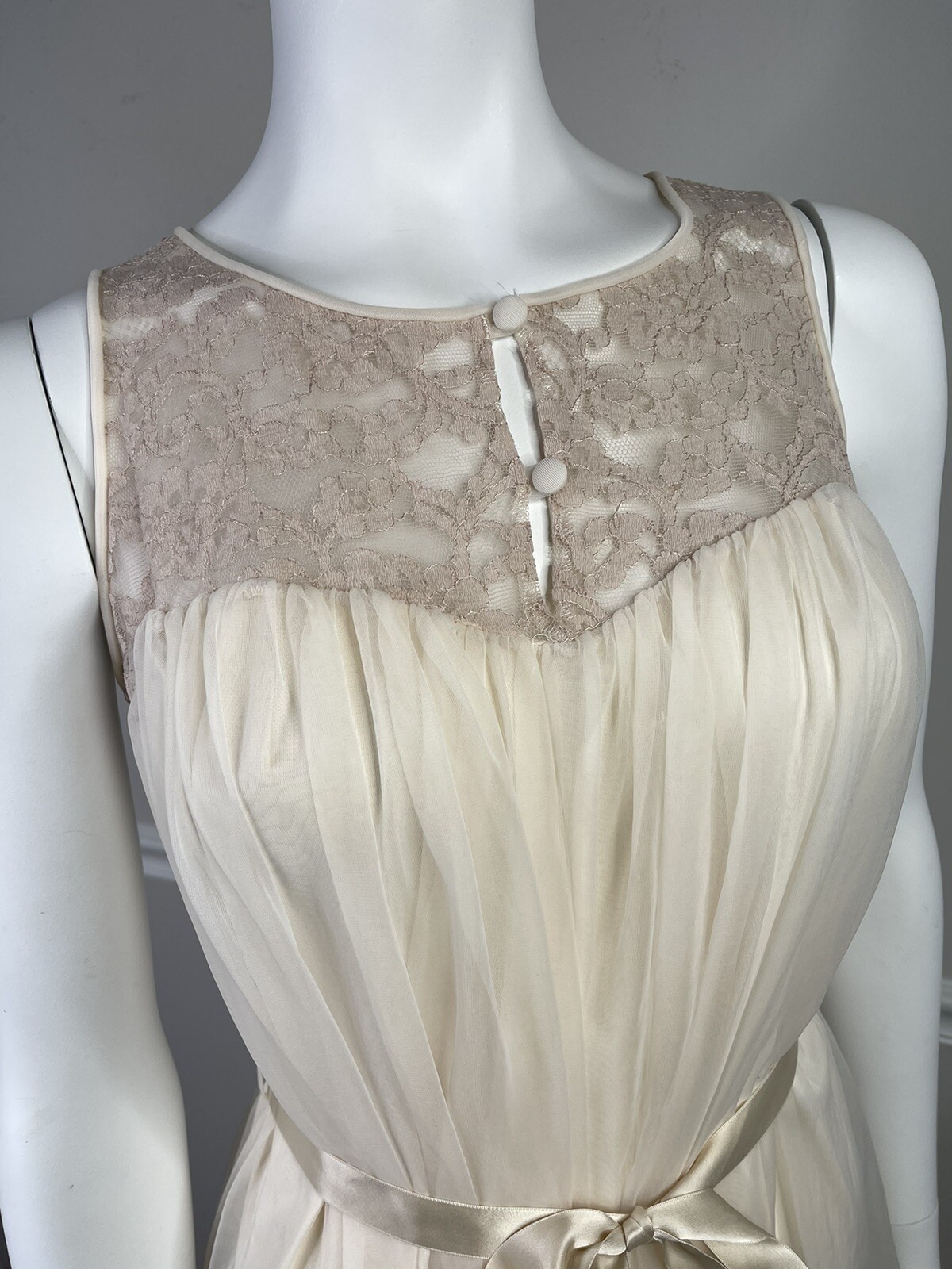 Vintage Komar Nightgown 36” Bust Petite Pale Blush Ivory Lace Chiffon Bow