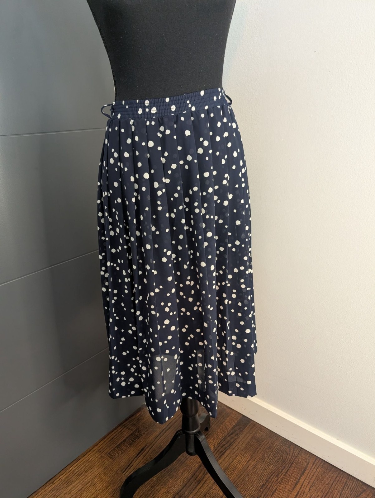 Vintage Campus Casuals Navy Polka Dot Two-Piece Set – Blouse & Skirt – 14