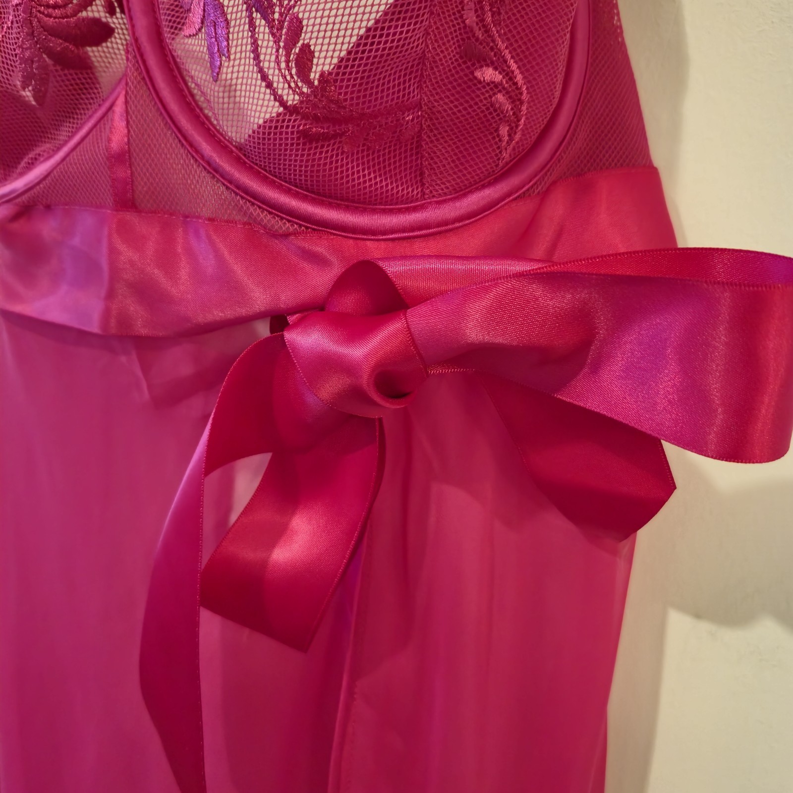 NWT Vintage Y2K Victoria’s Secret Hot Pink Floral Embroidery Bow Babydoll 34C