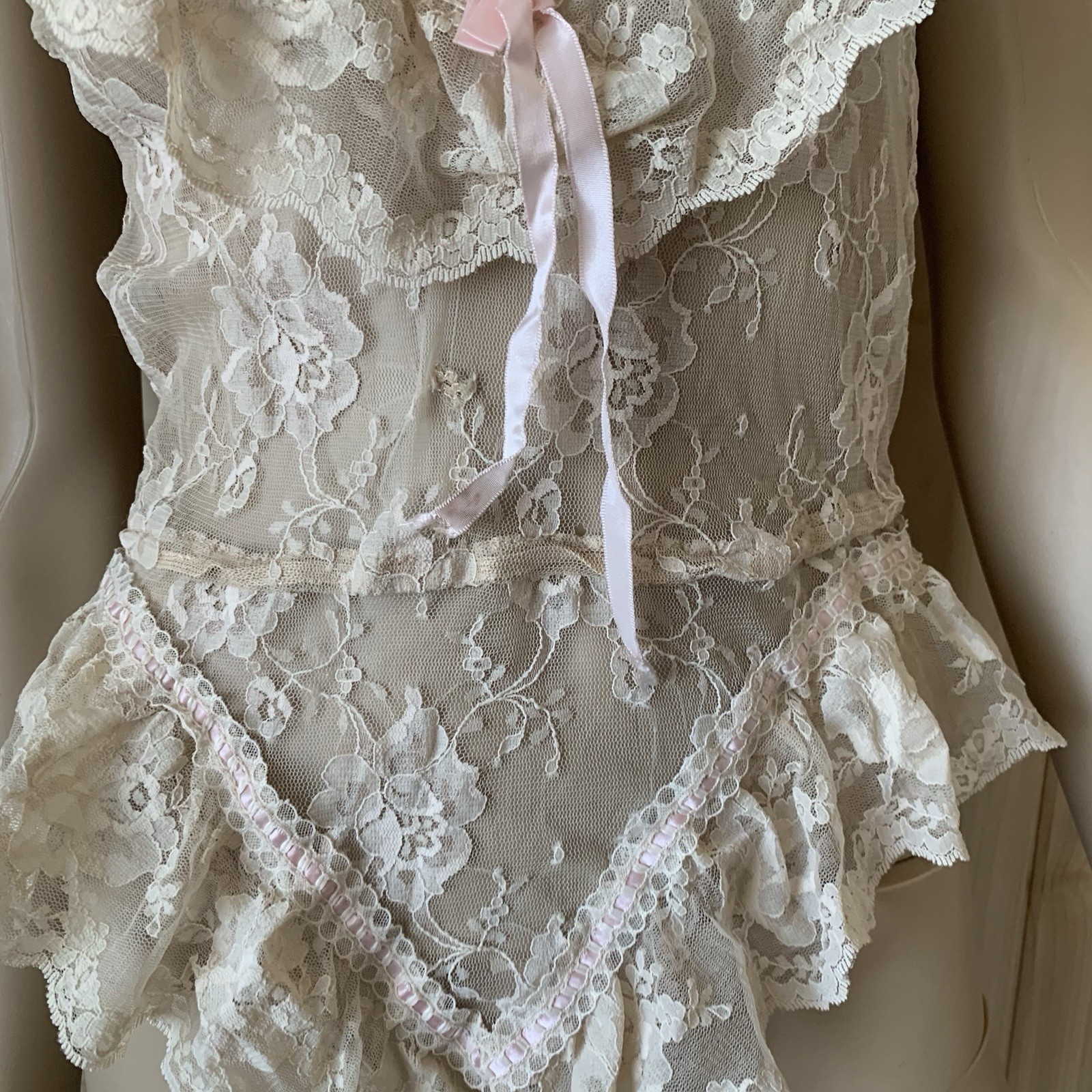 Vintage 70s 80s Designer Emil Bole Tan Beige nude Floral Lace Teddy W Ribbons