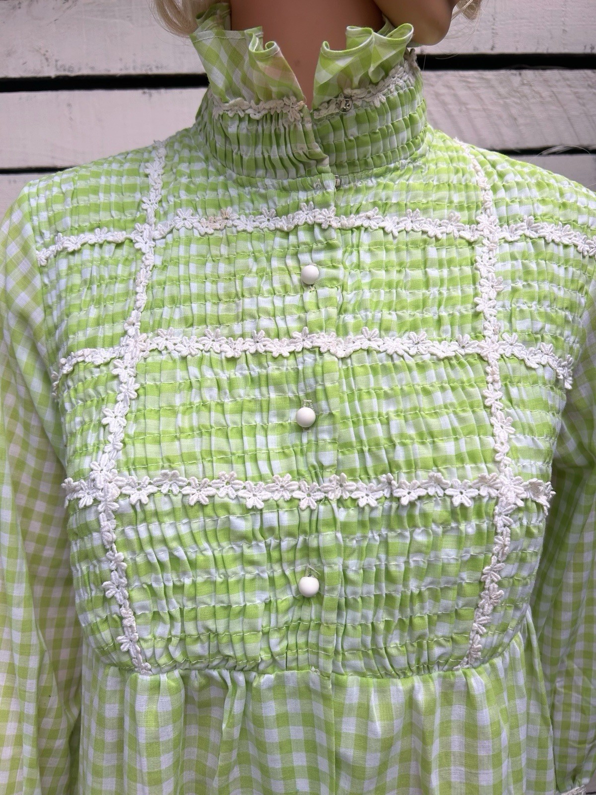 Vintage 1960s Dress Gingham 34w”Smocked Shirt Waist Dress Green Daisys Ruffles