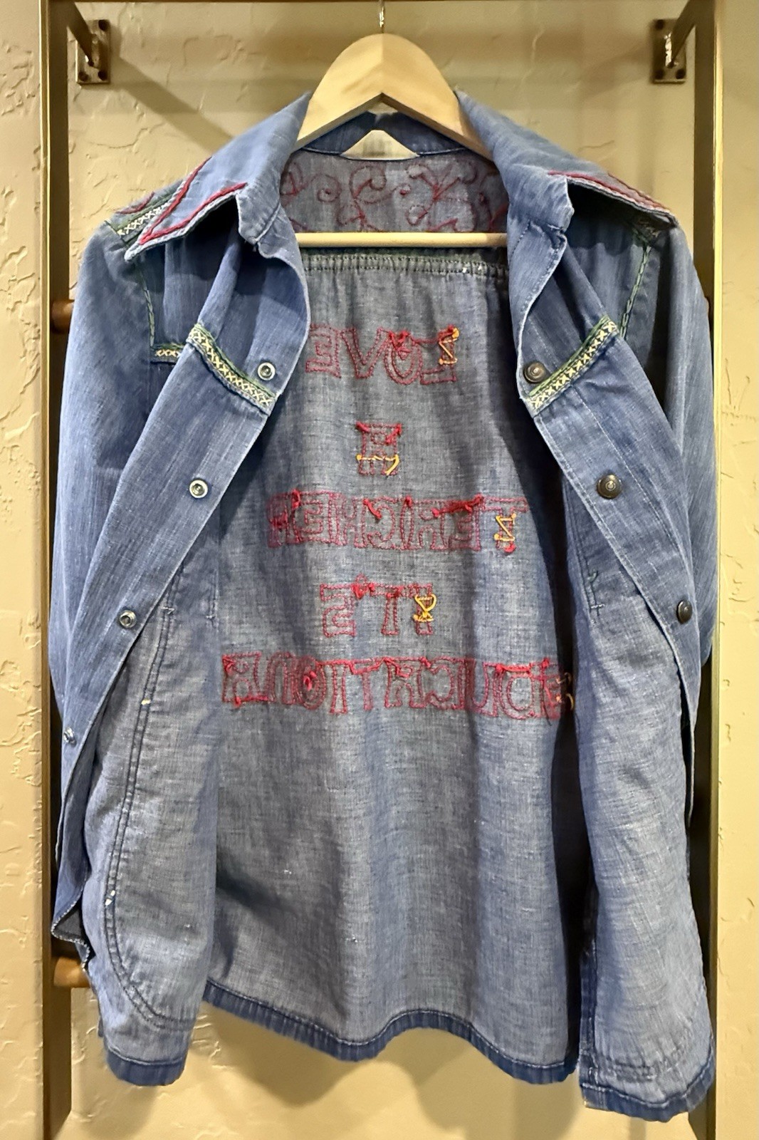 VTG 1970’s*Montgomery Ward*Embroidered “Love A Teacher It’s Educational.” Denim