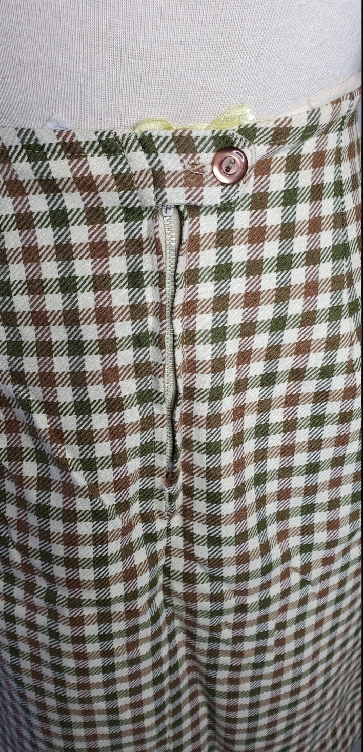 Vintage 1960s Cream With Olive Green Plaid A Line Skirt Size Small Union Made