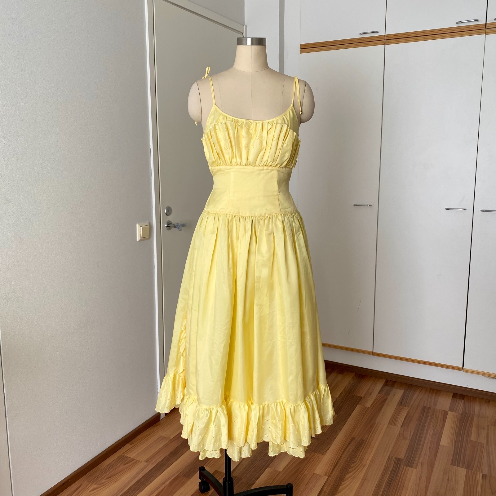 1980s Spaghetti Straps Ruffle Midi Dress Yellow Tiered Romantic Cottagecore EU36