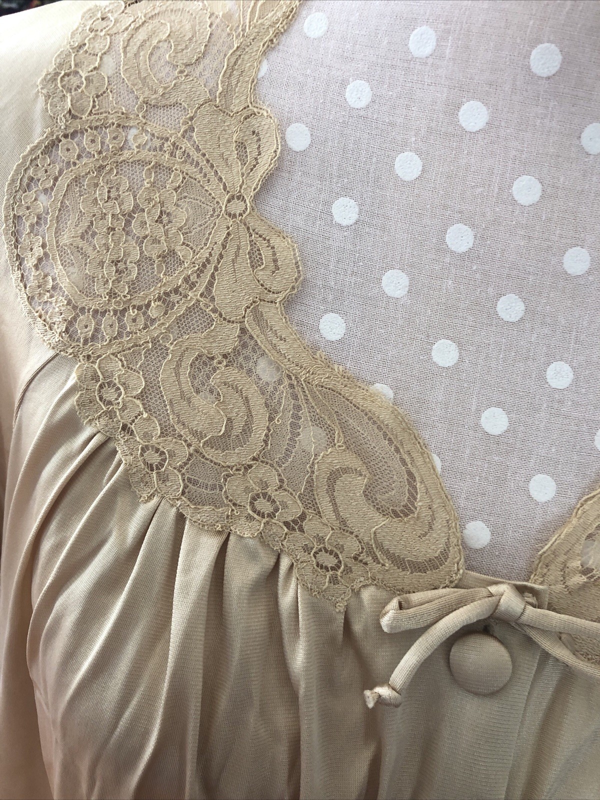 Vtg Robe Long Nylon Beige/Gold Lace Trim Long Sleeve Women’s Size Large