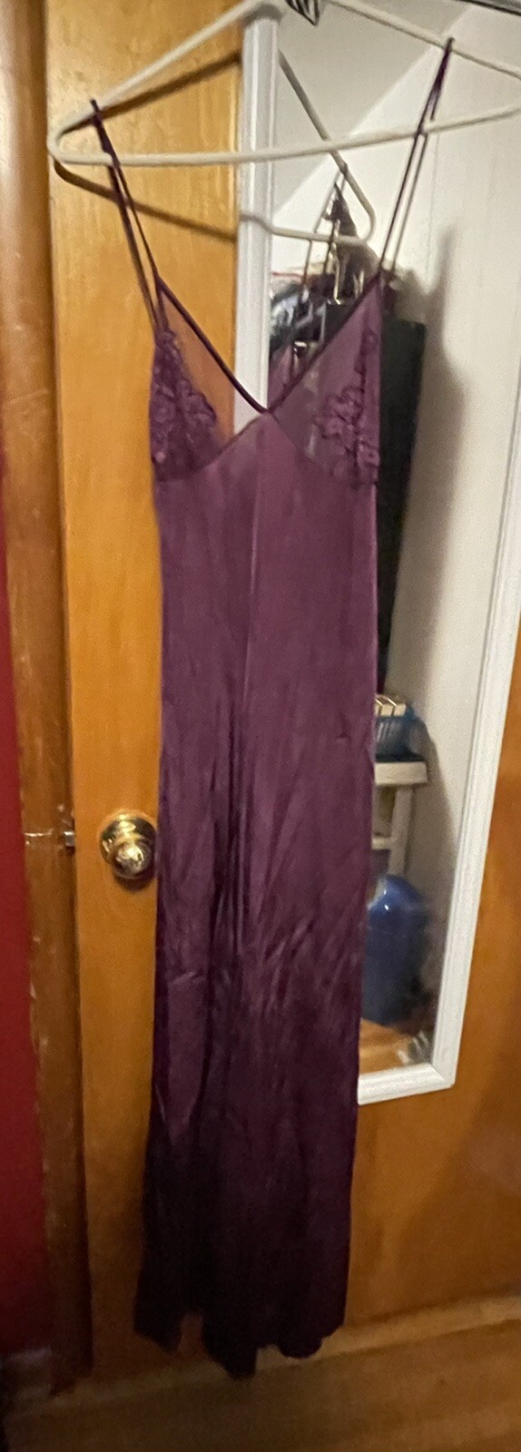 VINTAGE MAIDENFORM DREAMWEAR LINGERIE / GOWN! LARGE