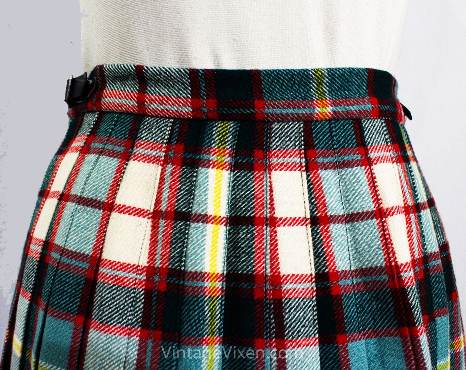 Scottish Kilt Skirt – Small Green Red Tartan Plaid Pleated Wrap Skirt – Buckles