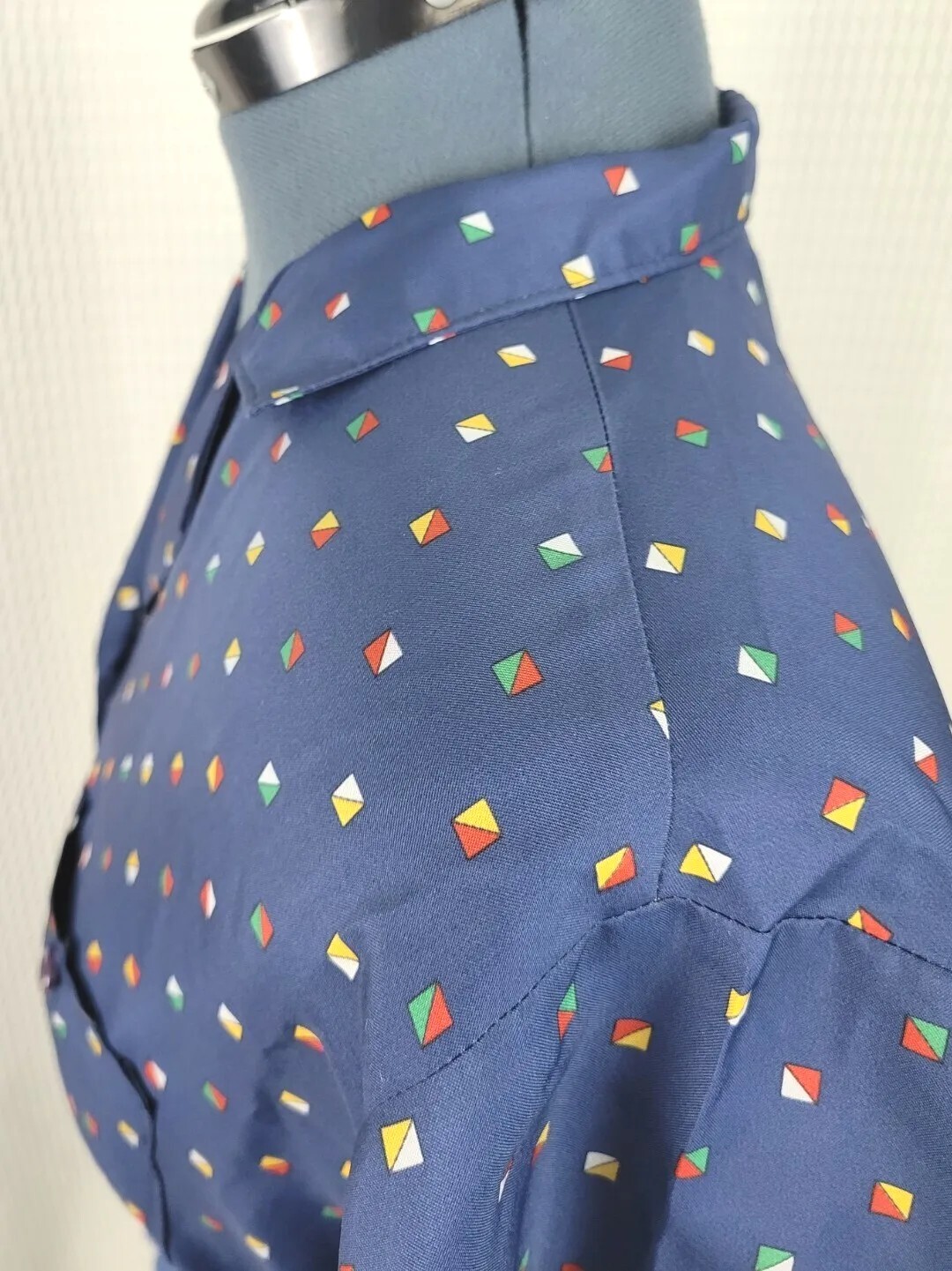 Vintage Lady Van Heusen Blue Short Sleeved Blouse w Multicolored Squares Size 10