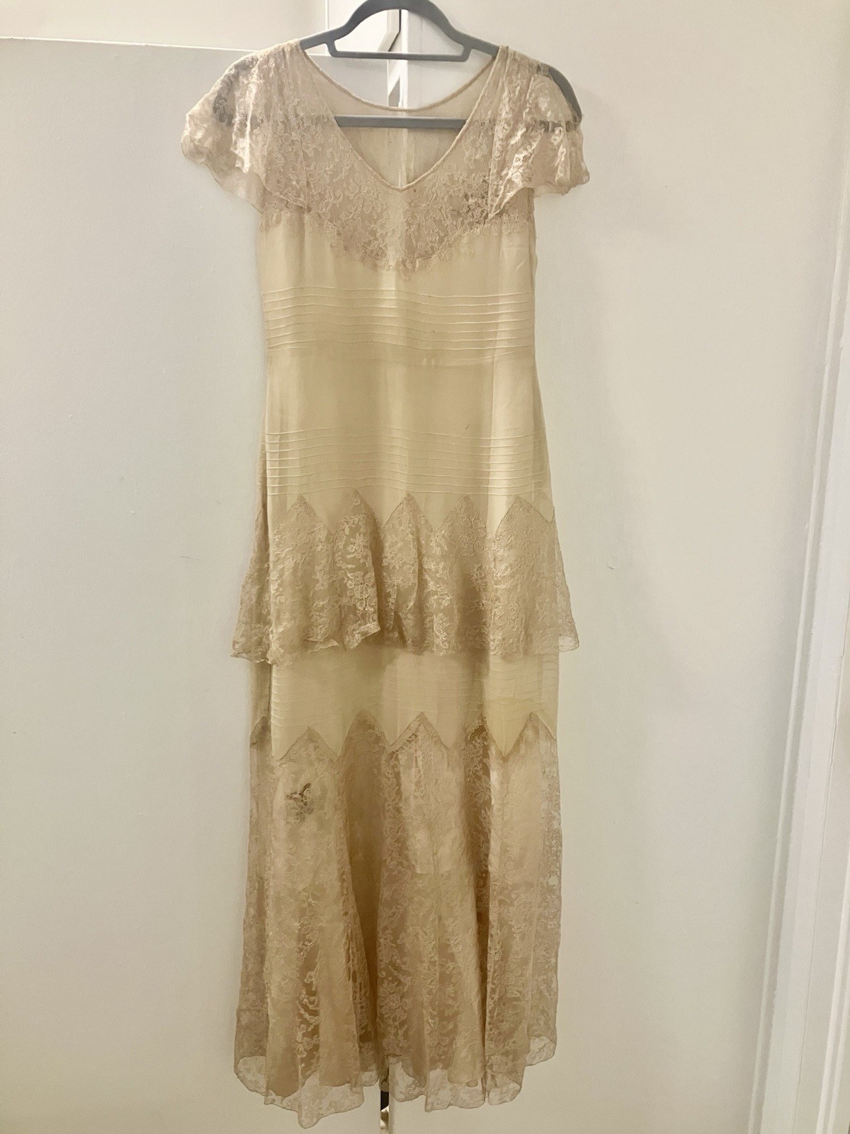 1920s Antique Tea Silk Lace Tiered Romantic Flower Accents Long Dress Sz XS S