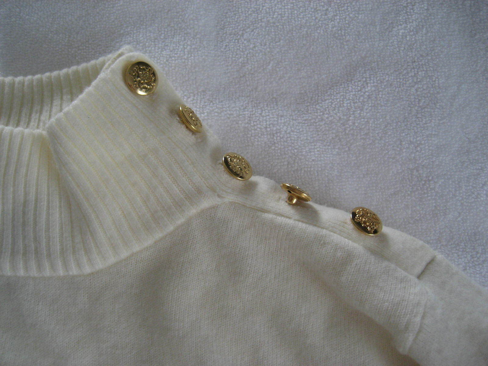 1980s Mark Fore & Strike Cream Ivory Off White Turtleneck Gold Buttons Sz S-M