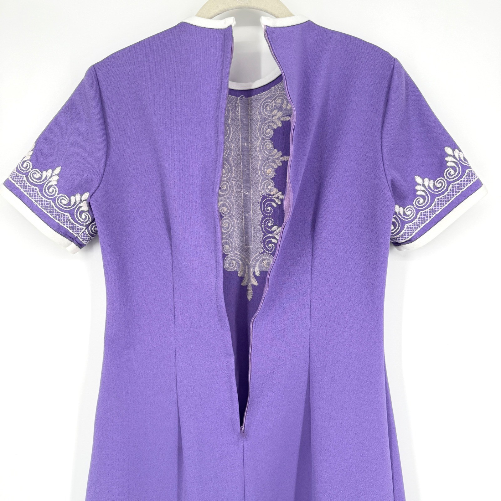 Vintage 60s 70s Mod Purple Fit & Flare Dress White Embroidery Knit Crepe Small