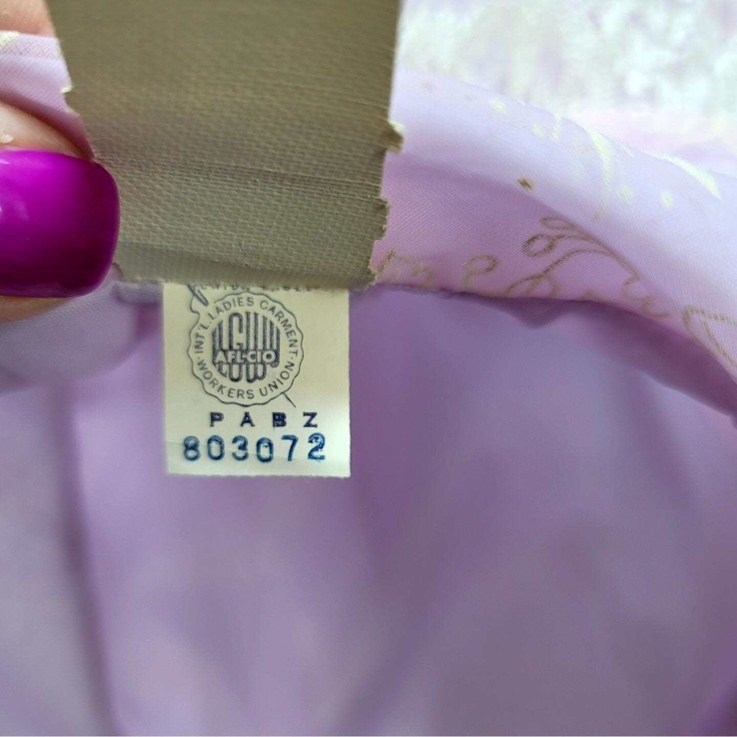 Vintage 1950s Lavender Floral Nylon Robe Lace Trim Button Front Housecoat 18