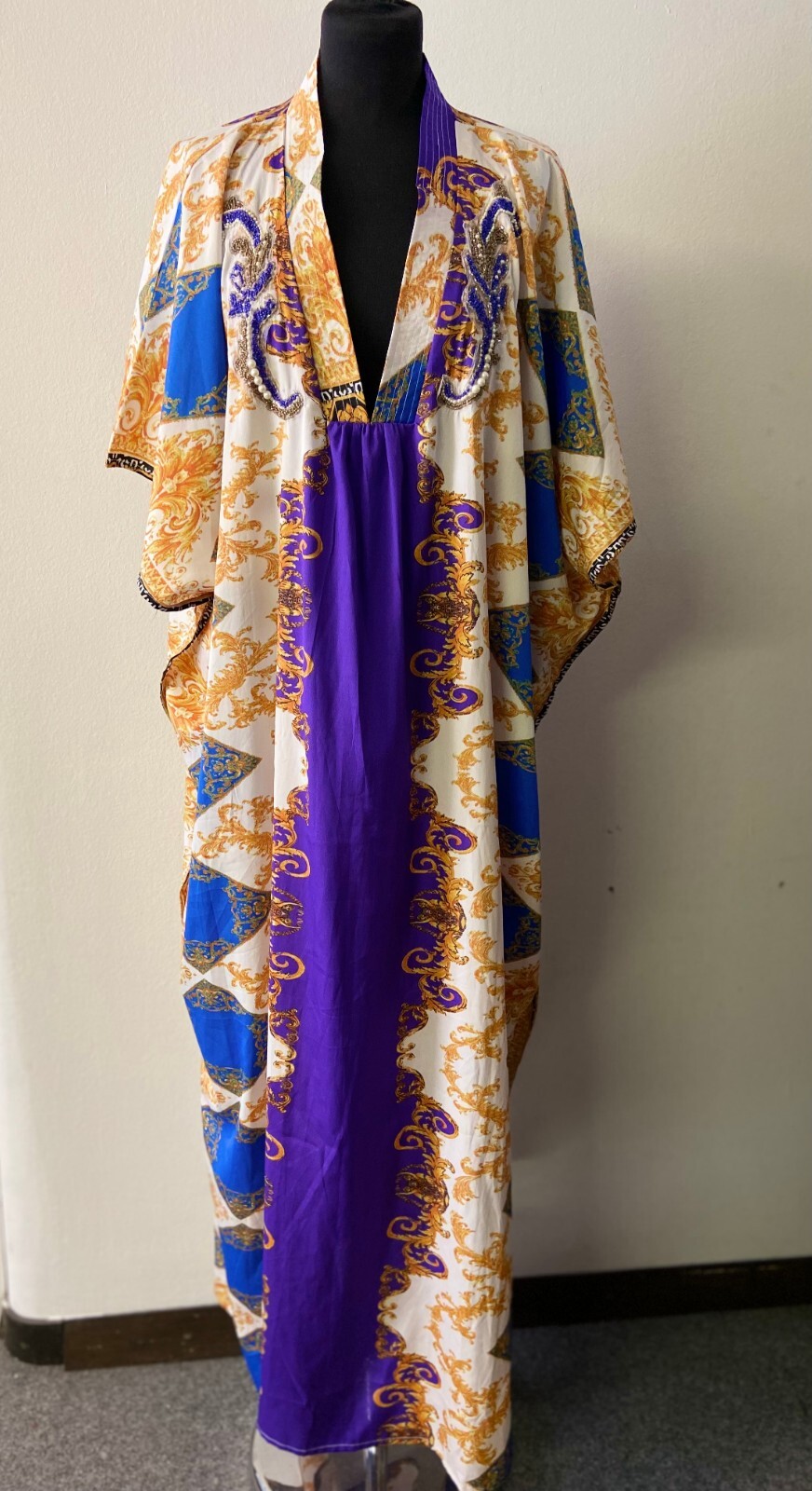 Women’s 80s Vintage Caftan | A Timeless Classic Perfect for Lounging