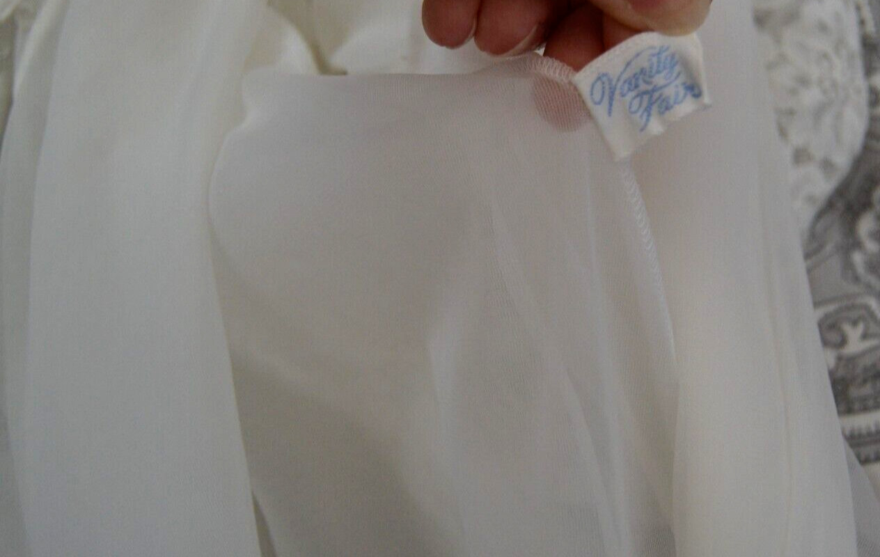 Vintage VANITY FAIR Nightgown Robe Peignoir Set Small Ivory Long Lace Nylon Puff
