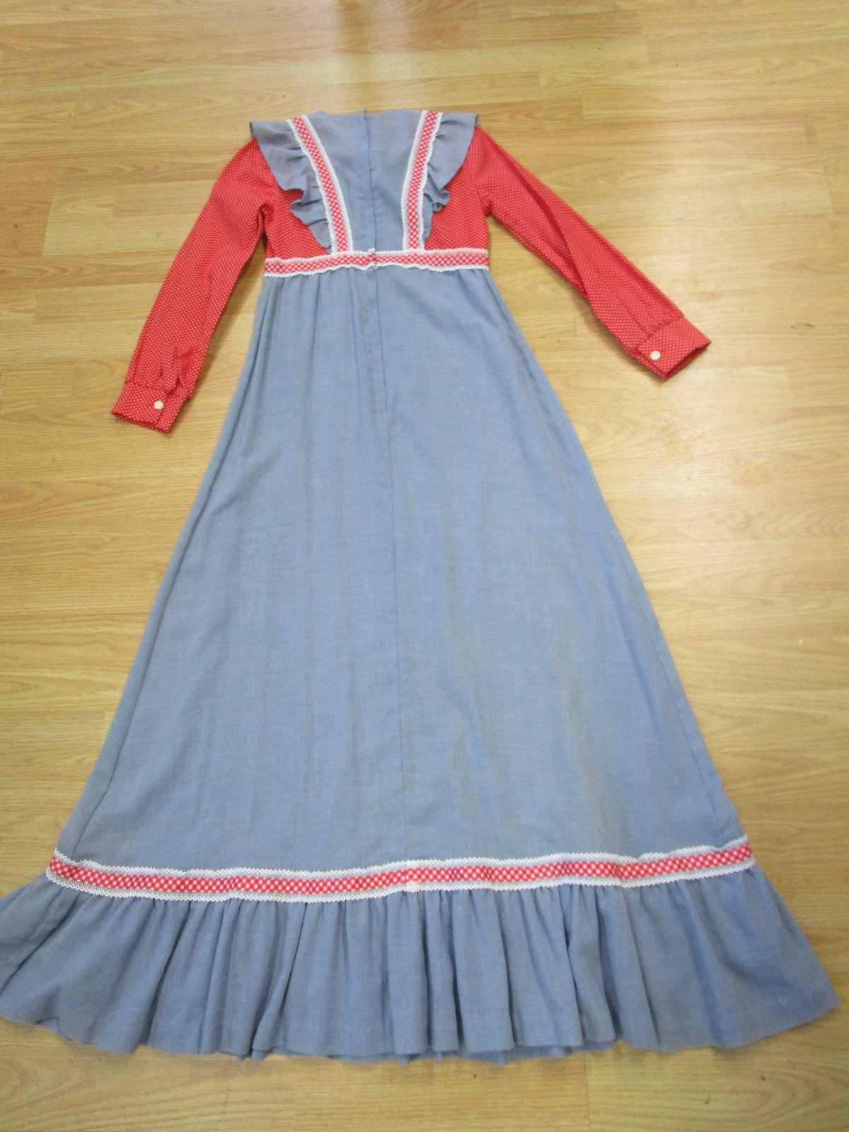 1970s Maxi Dress Edwardian Renaissance Boho Hippie Vintage Size S/32 ” Bust