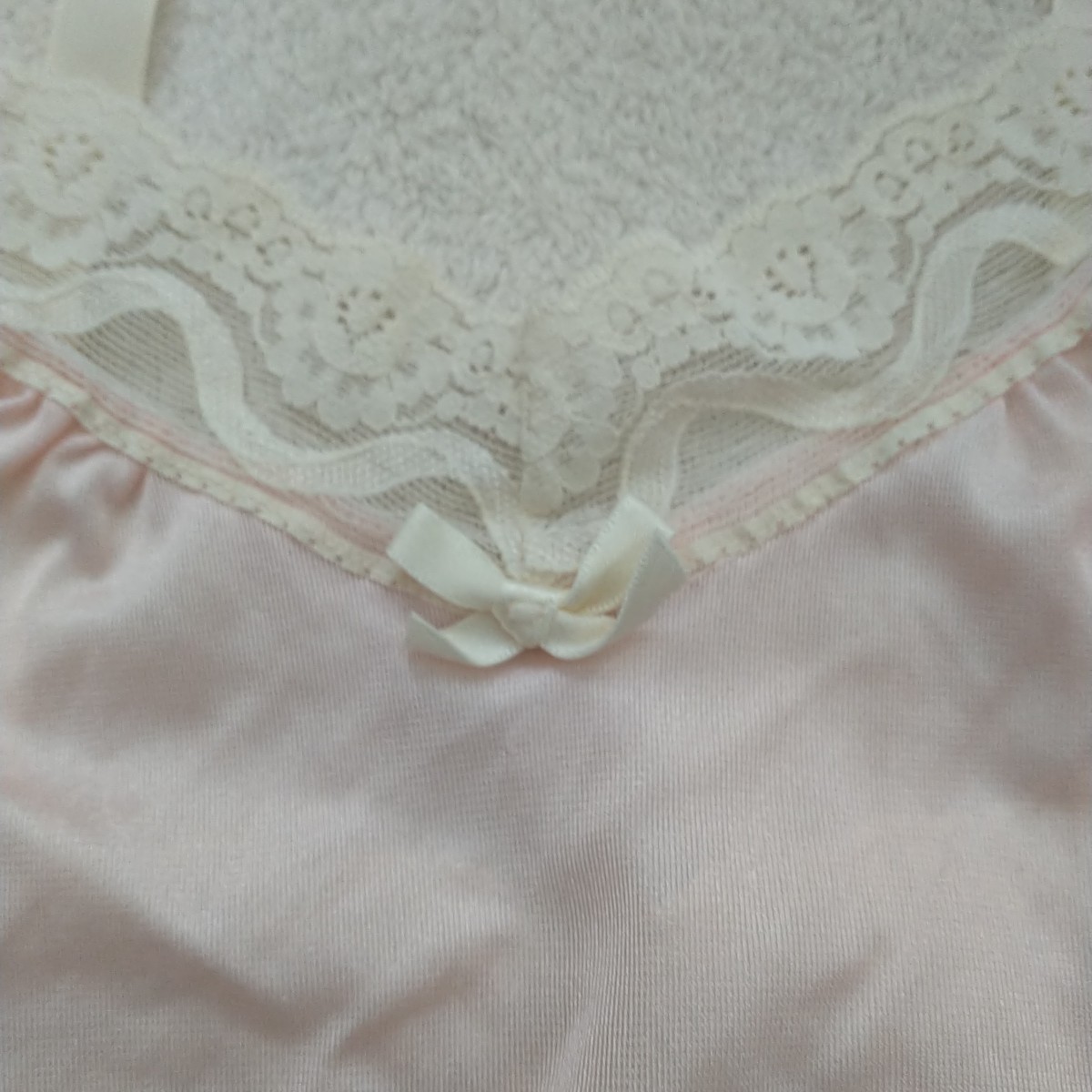 VTG UNDERCOVER WEAR Cami Top Womens S/XS*Pink Cream Ivory Lace Lingerie Coquette