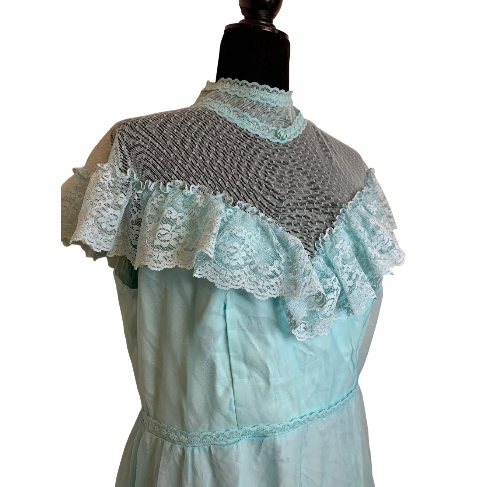 Stunning Vintage Robins Egg Ruffled Lace dress