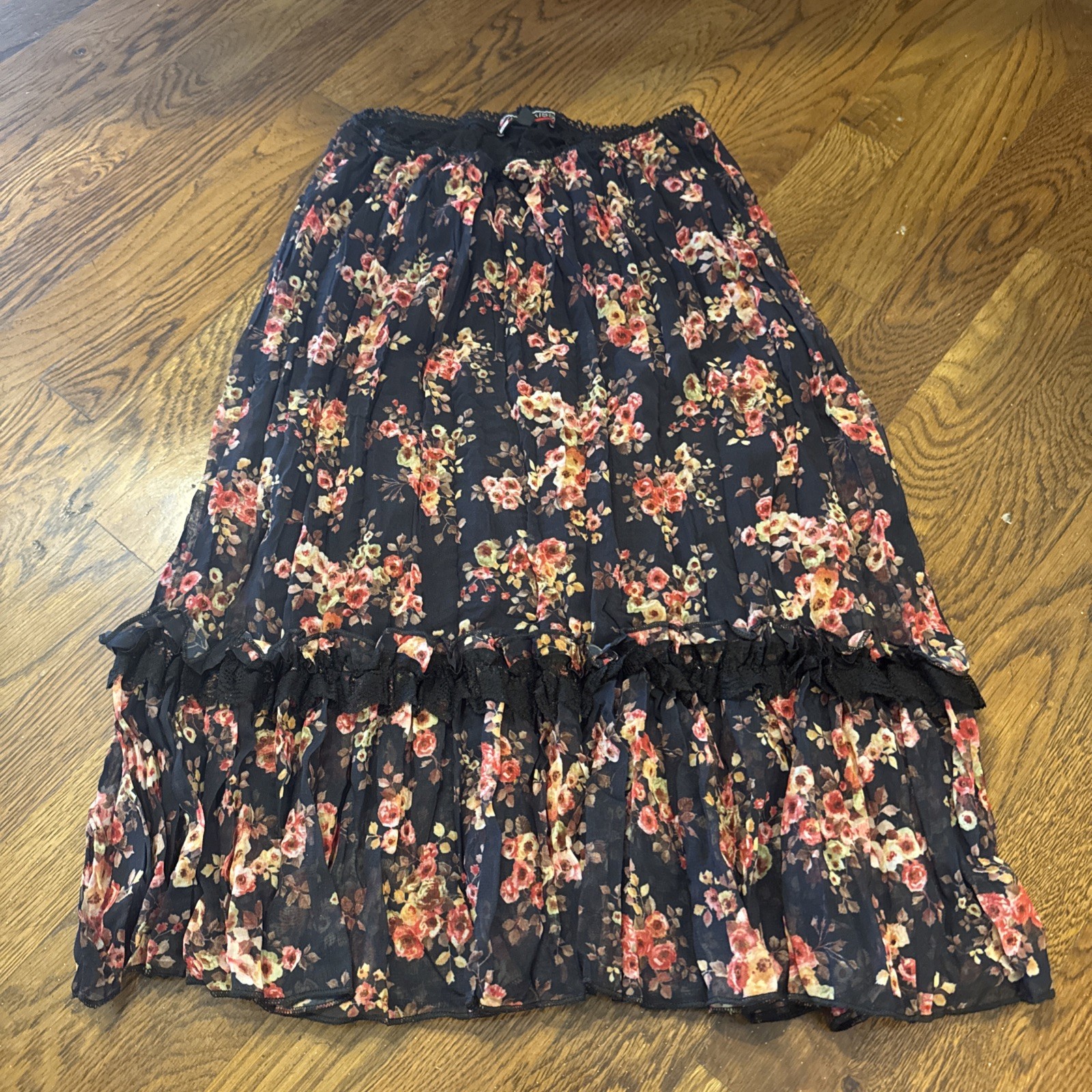 Vintage Hot Kiss Black Skirt with Flowers and Lace Made In USA Size M Y2K