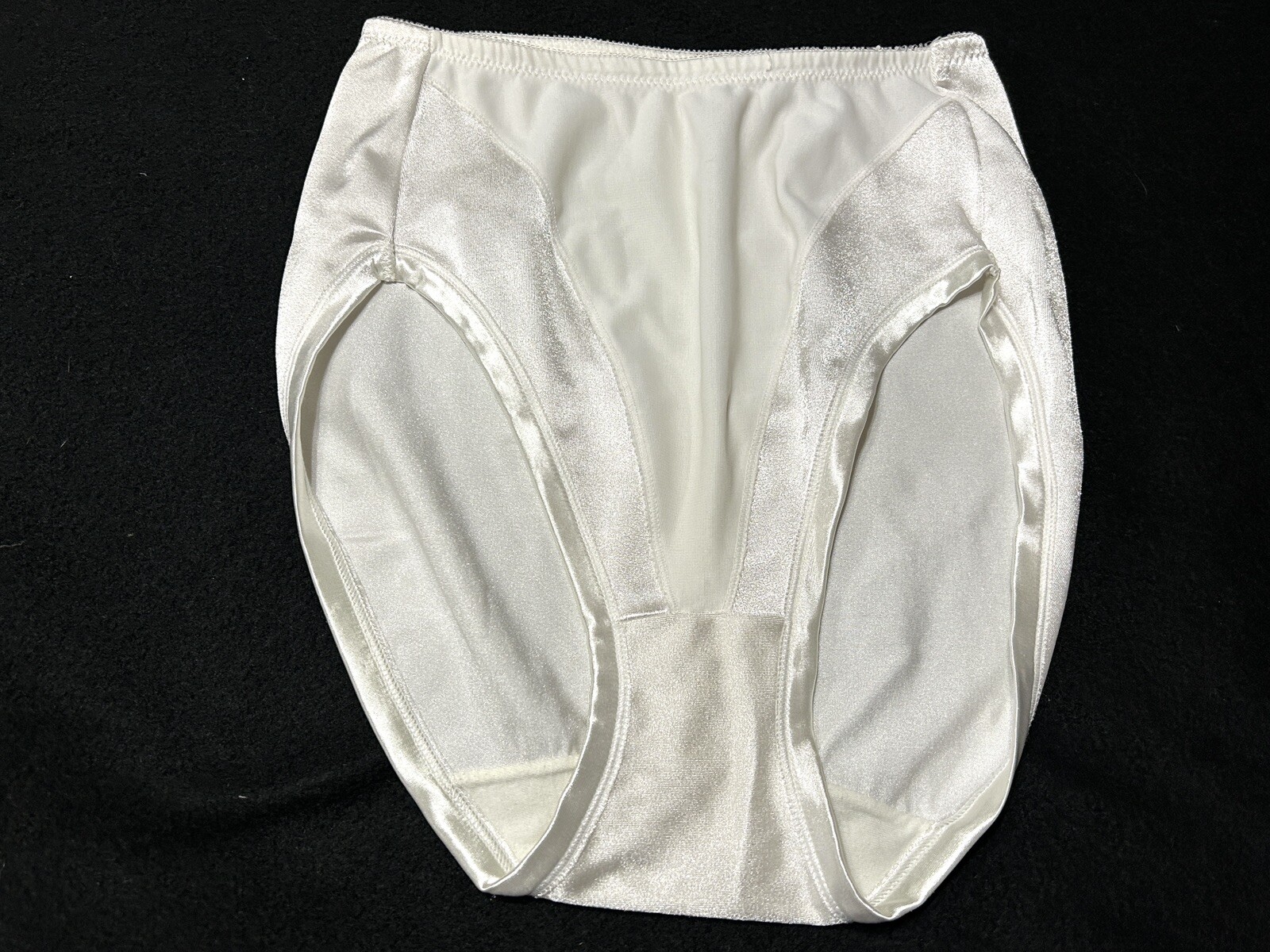 Vtg VANITY FAIR 40-224 Satin Light Control Hi-Cut M White Panties #313