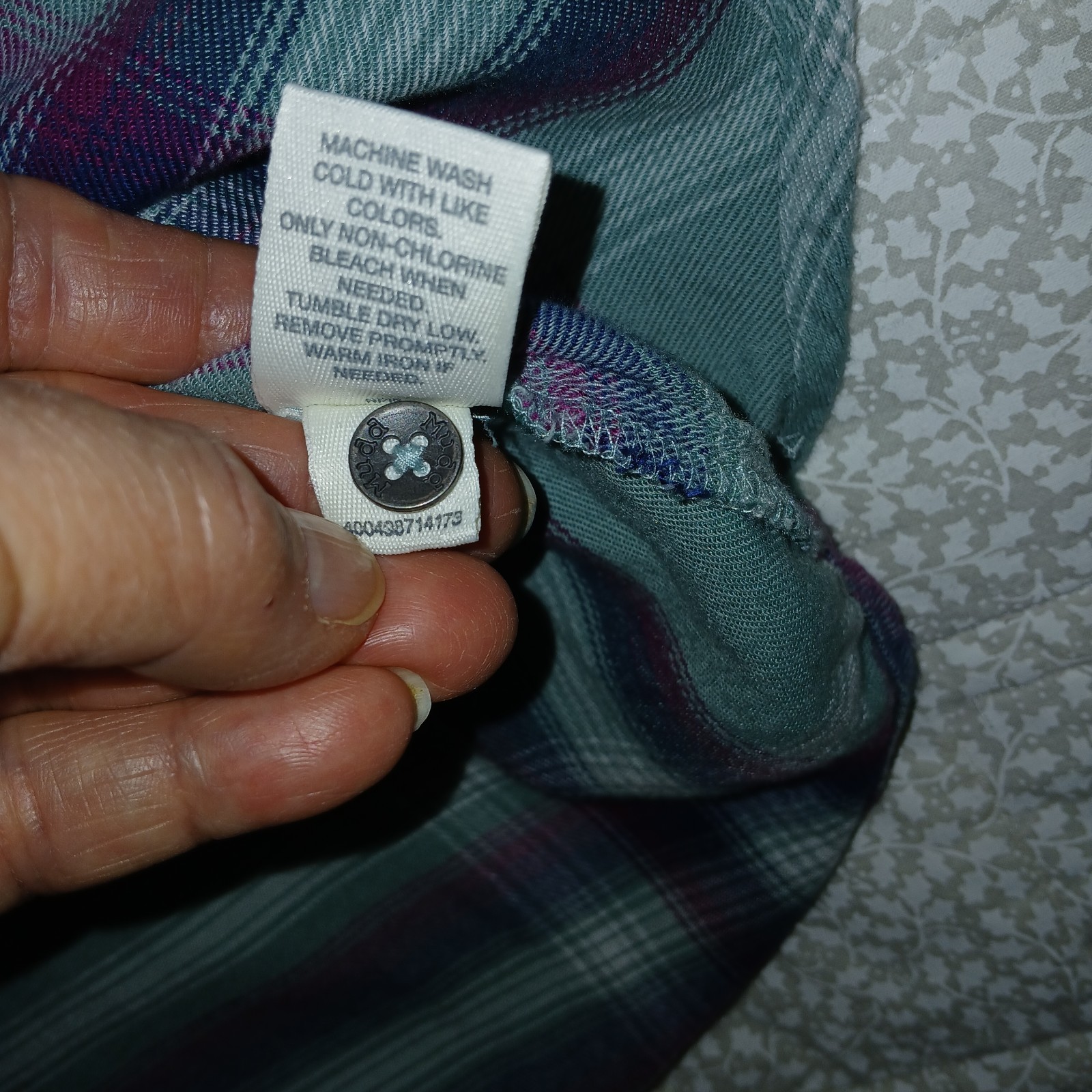 Mudd VTG Flannel Sz. XL Womens Tie Up V Neck Green Plum Plaid Soft Hippie Shirt