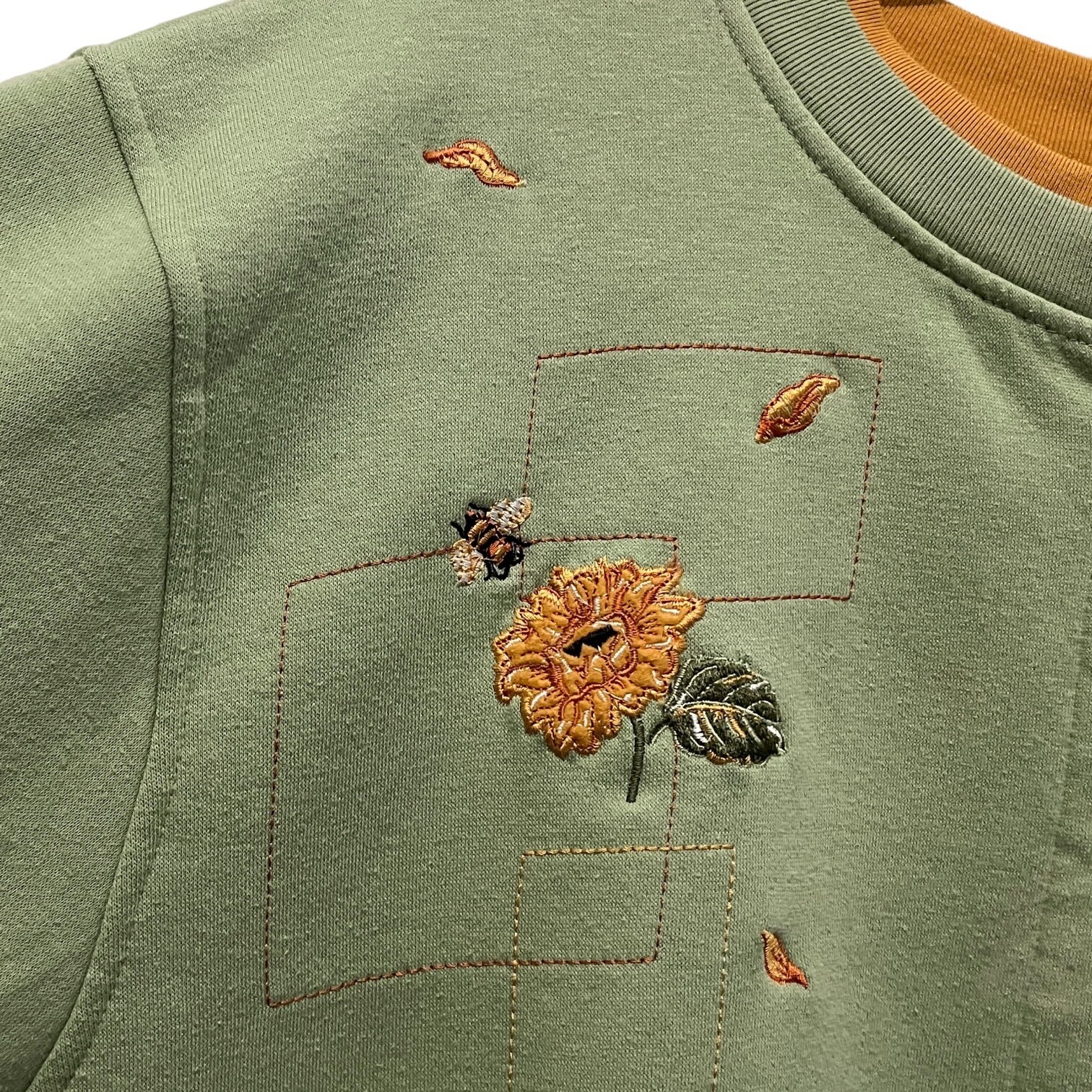 Sunflower Bee Cardigan Sweatshirt Women Size 1X Extra Shenanigans Vintage Granny