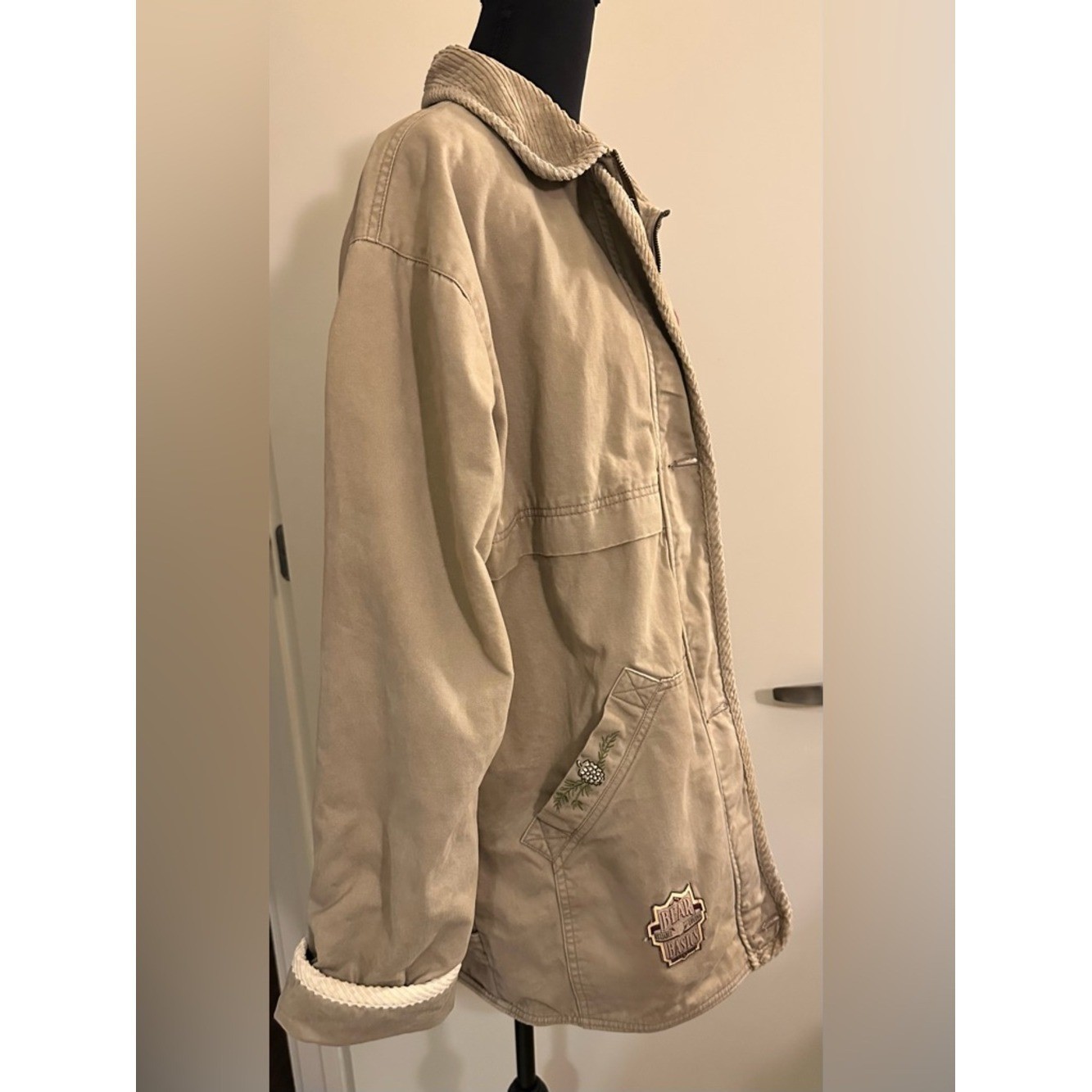 RARE Vintage 1990s Winnie The Pooh Barn Jacket in Excellent Condition. Size S
