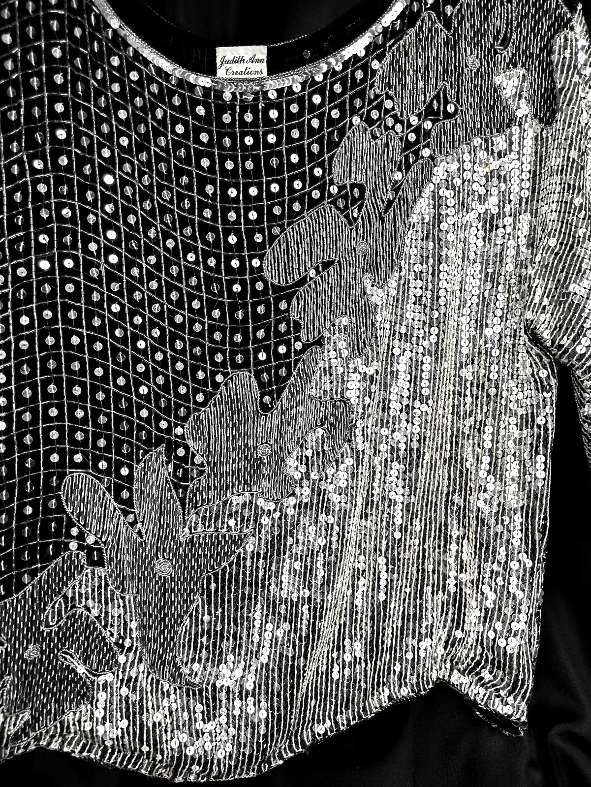 M L JUDITH ANN CREATIONS SILK SHIMMERY BLACK SILVER BEADED SEQUINS TOP VINTAGE