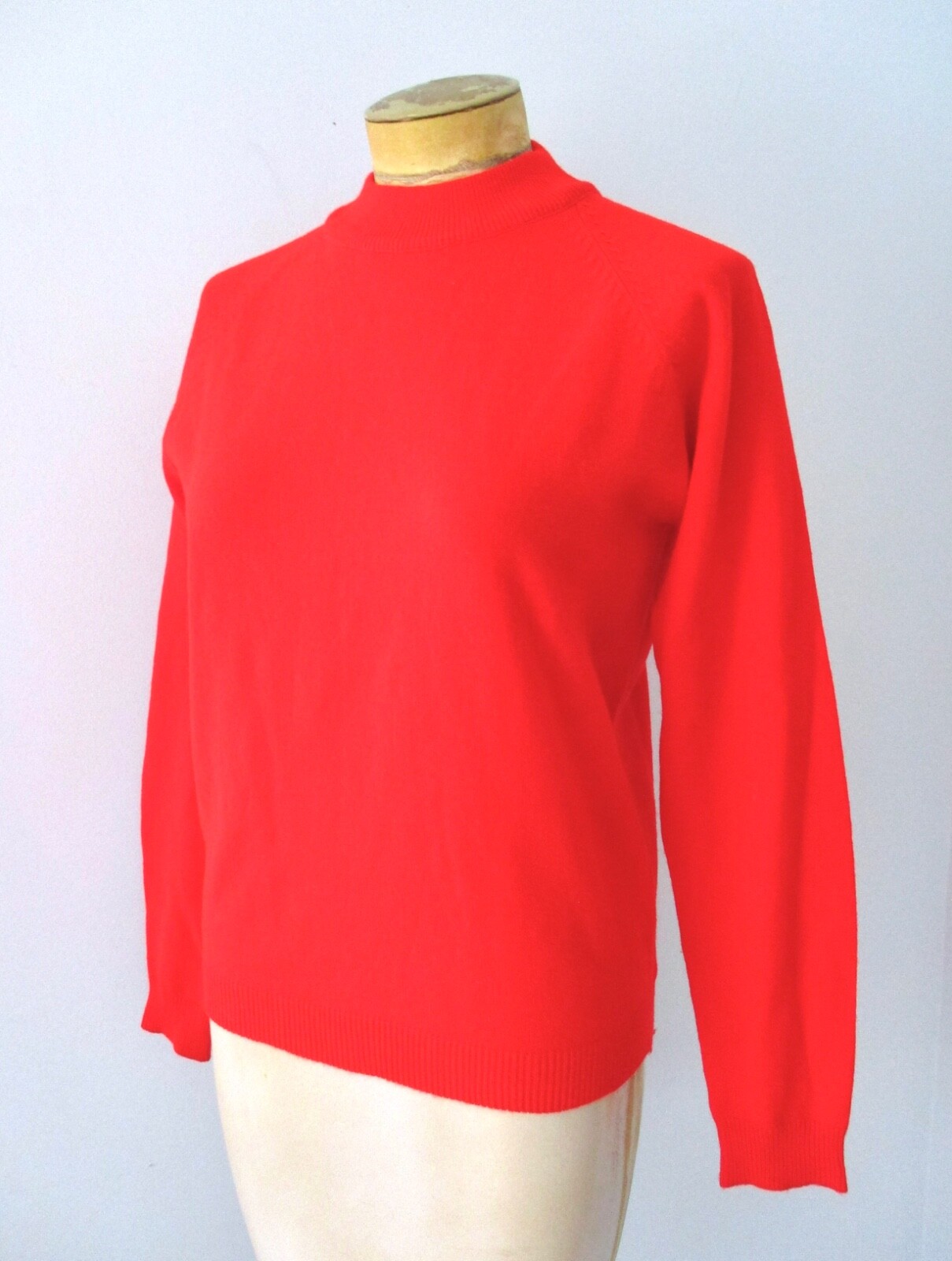 Vtg 60s Cherry Red Acrylic Mock Turtleneck Secretary Sweater Back Neck Zip 40