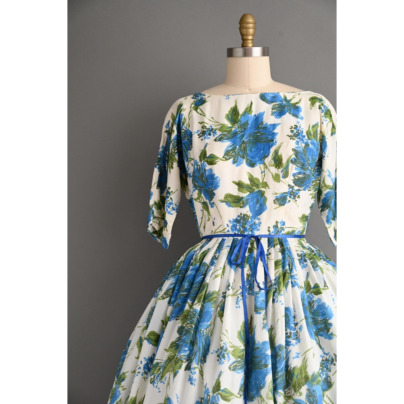 Vintage 1950s Dress | Blue Floral Sweeping Full Skirt Summer Dress | Medium