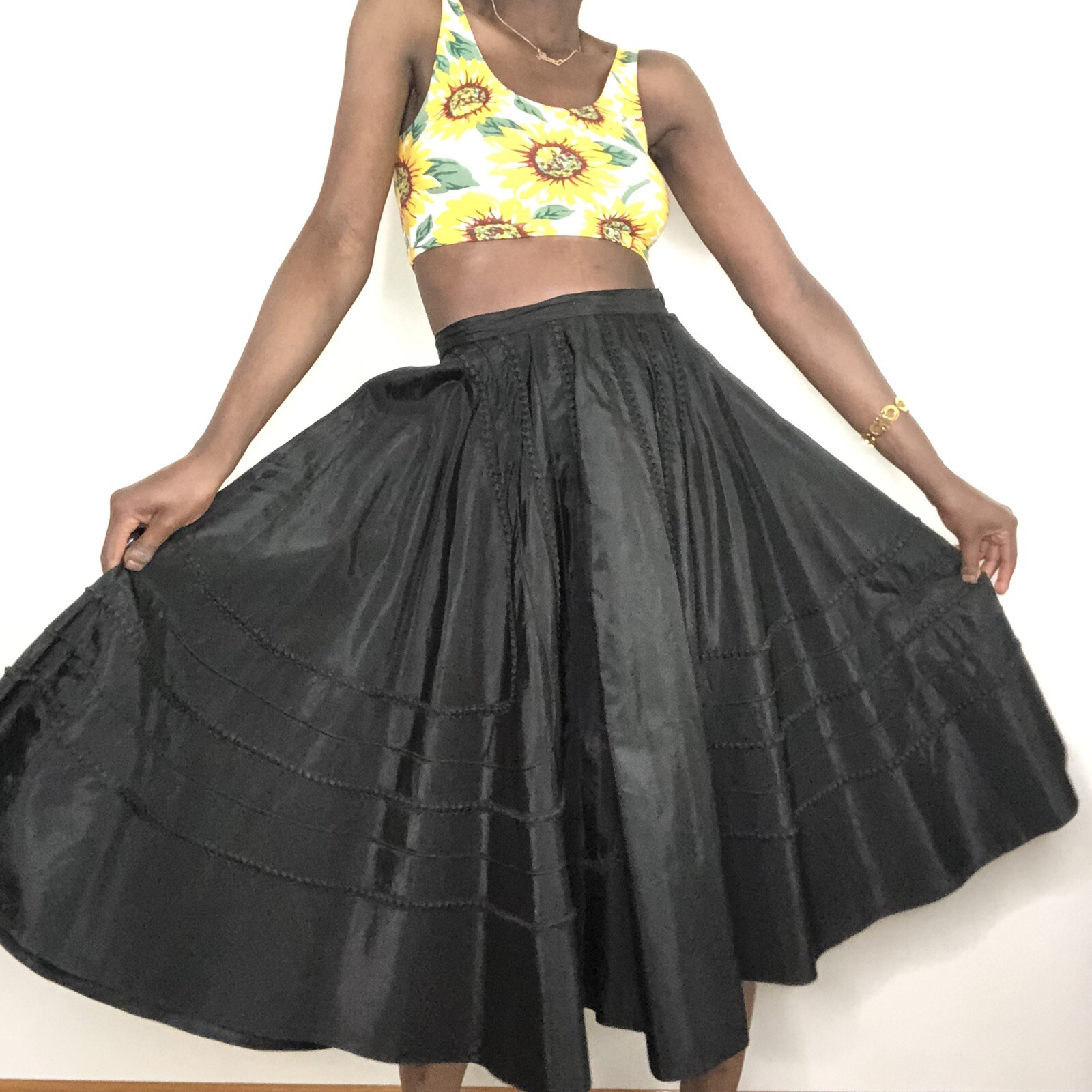 Vintage 1950 Rockabilly Verida Black Tafetta Full Circle Skirt 28” waist