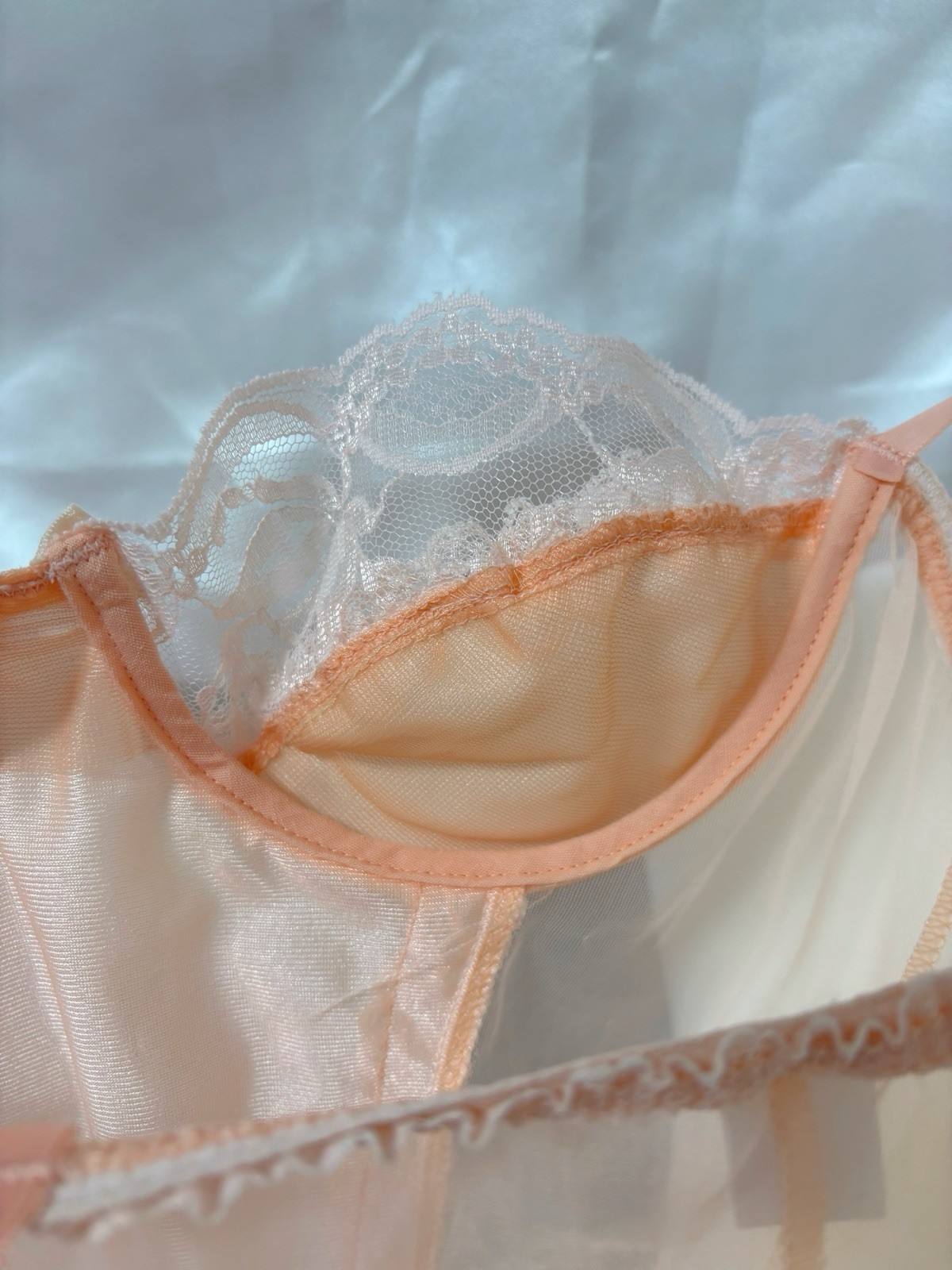 Vintage 1990s Frederick’s of Hollywood Cami Lace Lingerie Corset Top Salmon Pink