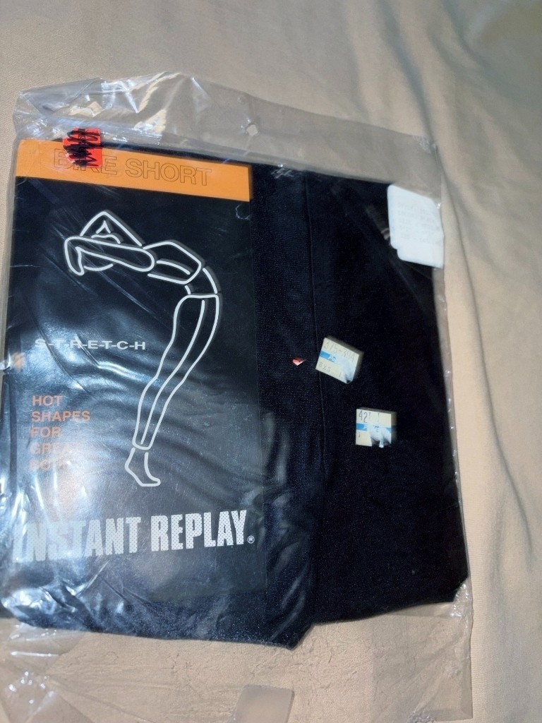 New NOS VTG Instant Replay M Nylon Lycra Bike Shorts Black 120/145 lbs 5’2 / 5’7
