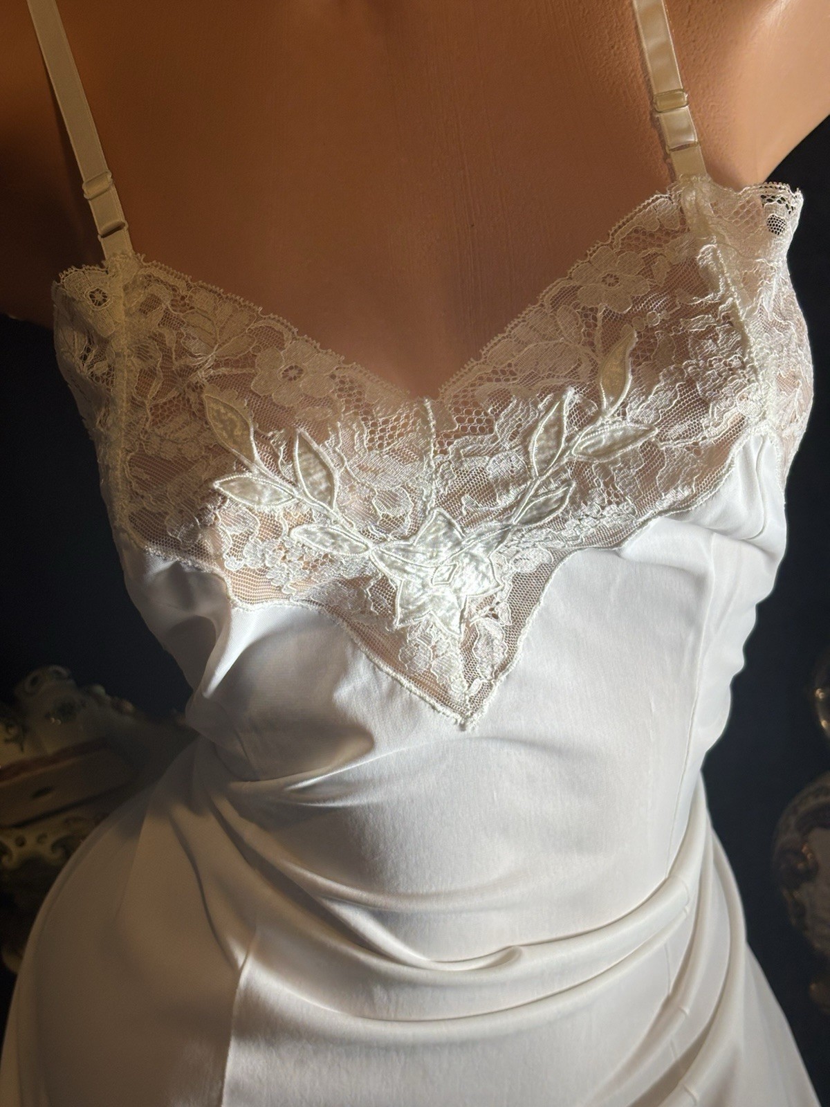 Vtg SILKY SOFT SLIP GOWN CHANTILLY LACE NIGHTGOWN Negligee WOMAN SLIP