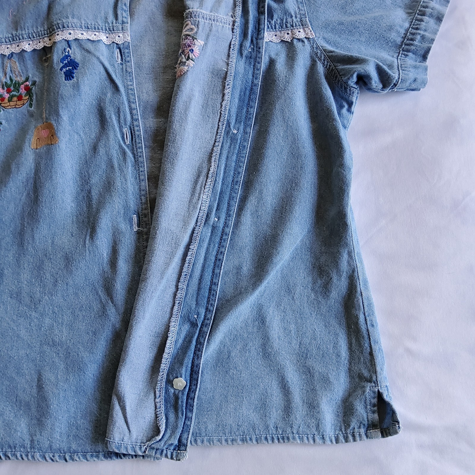 VTG 90s Bill Blass Large Denim Shirt Embroidered Plants Lace Grandmacore