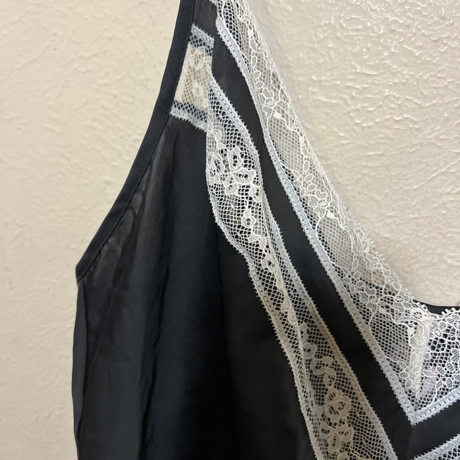 NWT Victoria’s Secret Black White Contrast Lace Ruffle Hem Slip Dress Chemise L