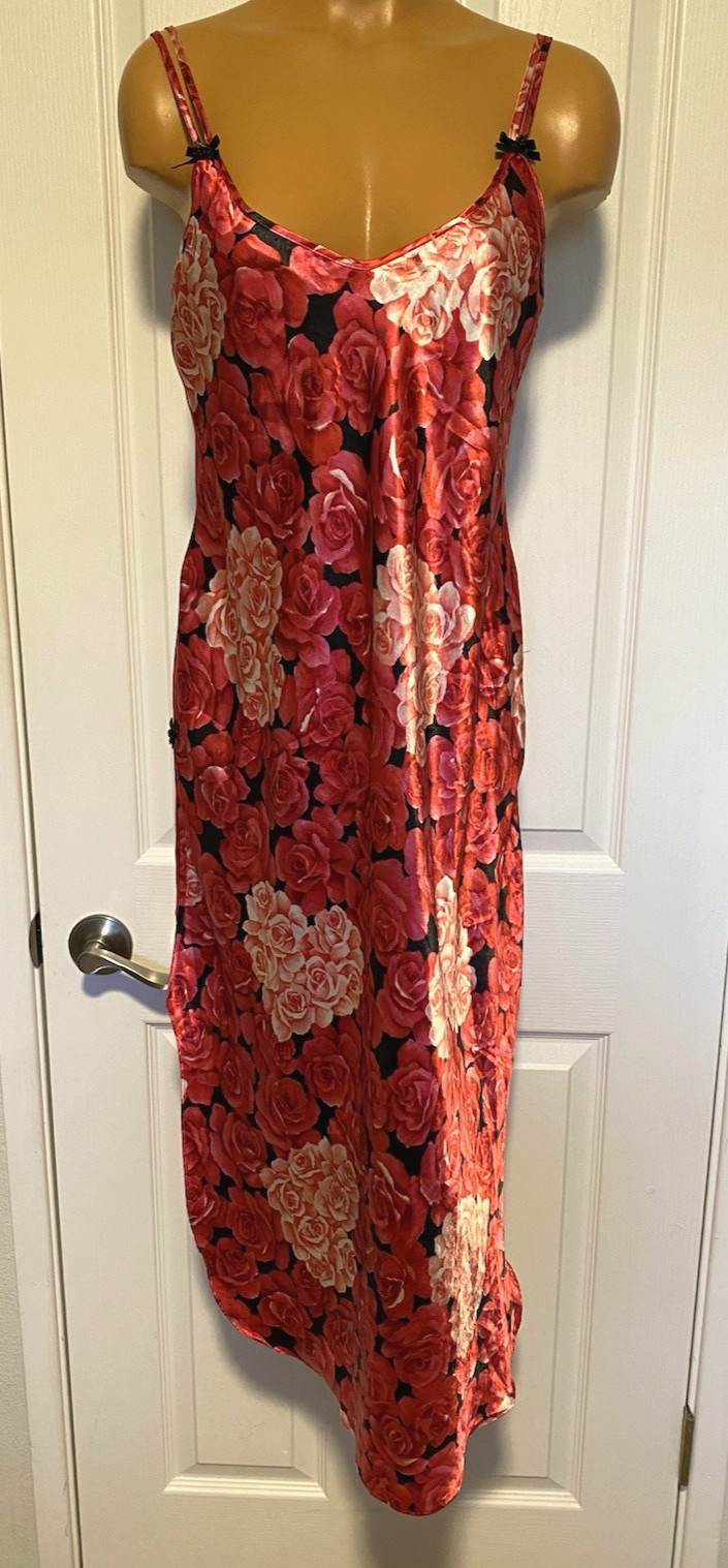 VTG Y2K SABRINA LINGERIE RED FLORAL SATIN W/ STRAPPY LOW BACK NIGHTGOWN SZ M