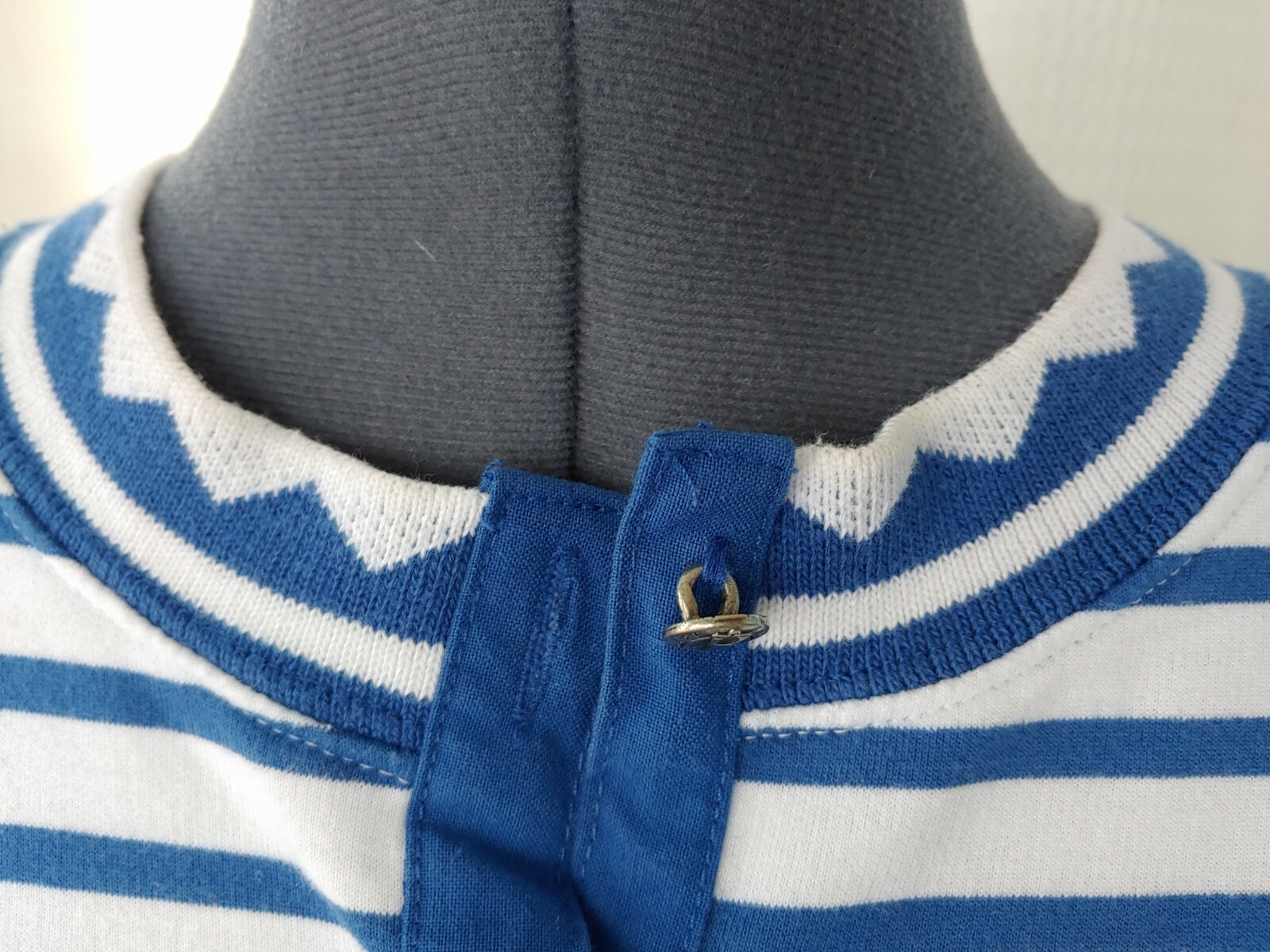 Vintage Blast Blue & White Knit Striped Top Size XL? Bust 42″