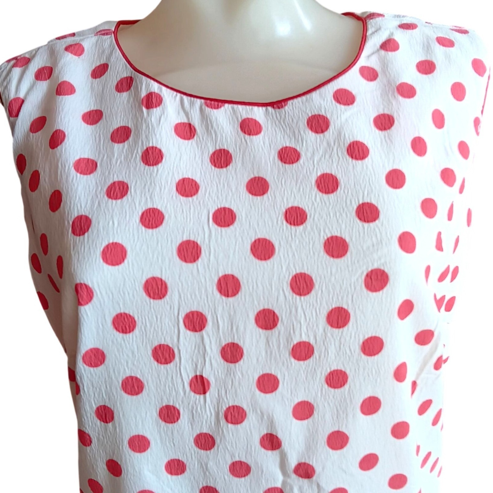 True Vintage Dress Medium 10 1960’s Sleeveless Pink Polka Dot Shift Piping Mod