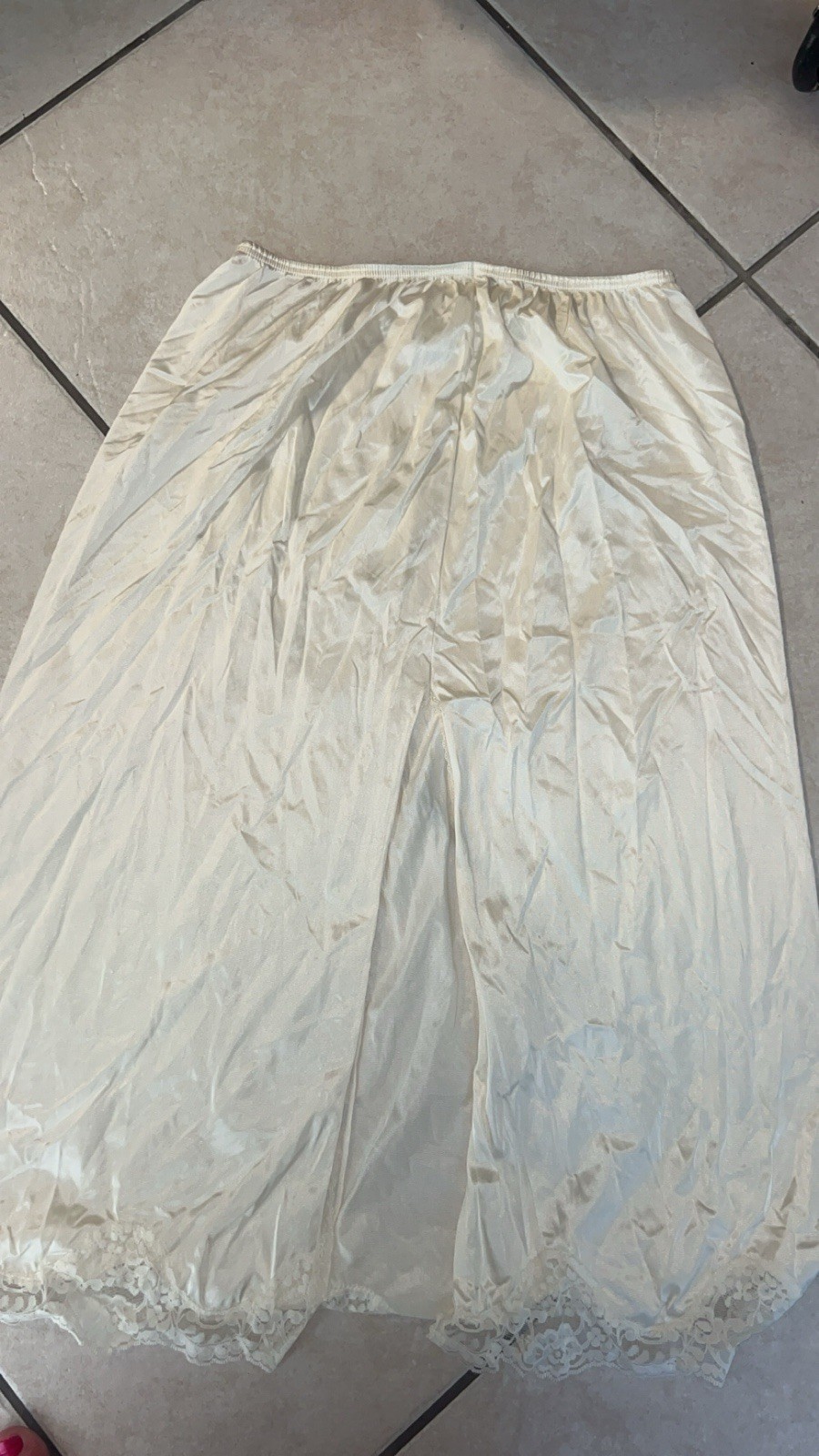 Vintage Adonna Cream Ivory Nylon 1/2 Slip Skirt Lace Trim Size Large 26″ Long