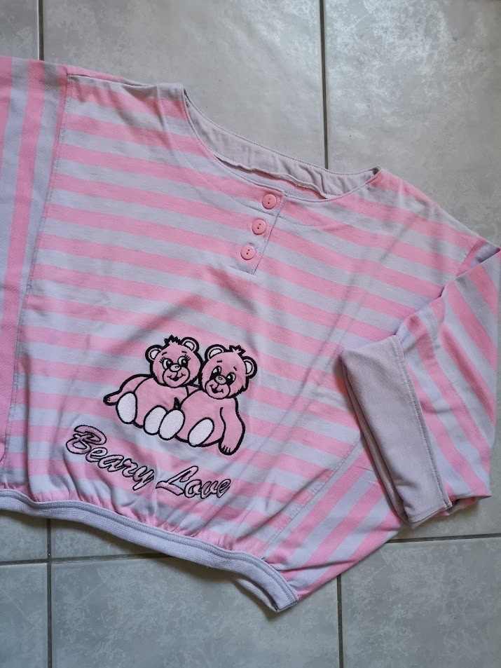 Amarante short sweat crop 90s mint condition size M