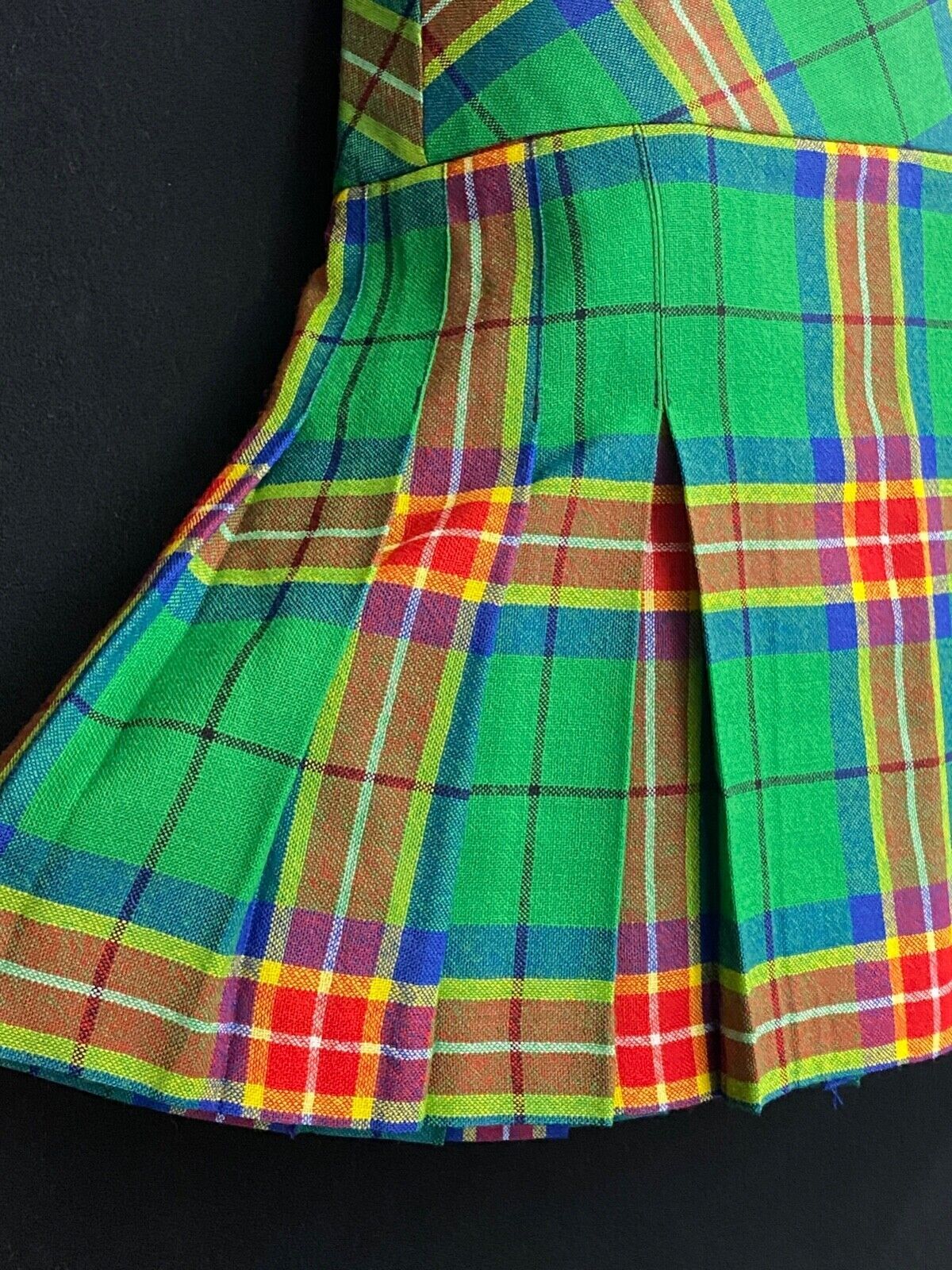 Vintage Y2K 2000s Scottish green plaid mini skirt low rise wool leather pin kilt