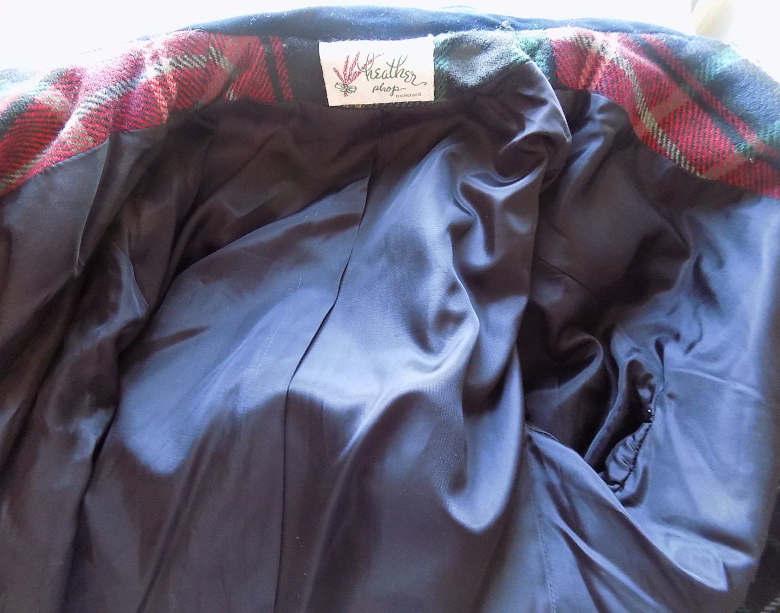 Vintage Wool Plaid Double Breasted Coat with Chesterfield Collar B40