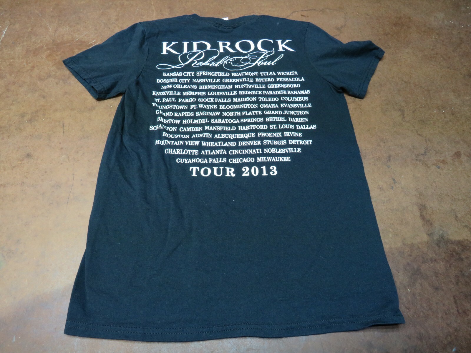 Vintage Tour t-Shirt women’s S Kid Rock Rebel Soul 2013